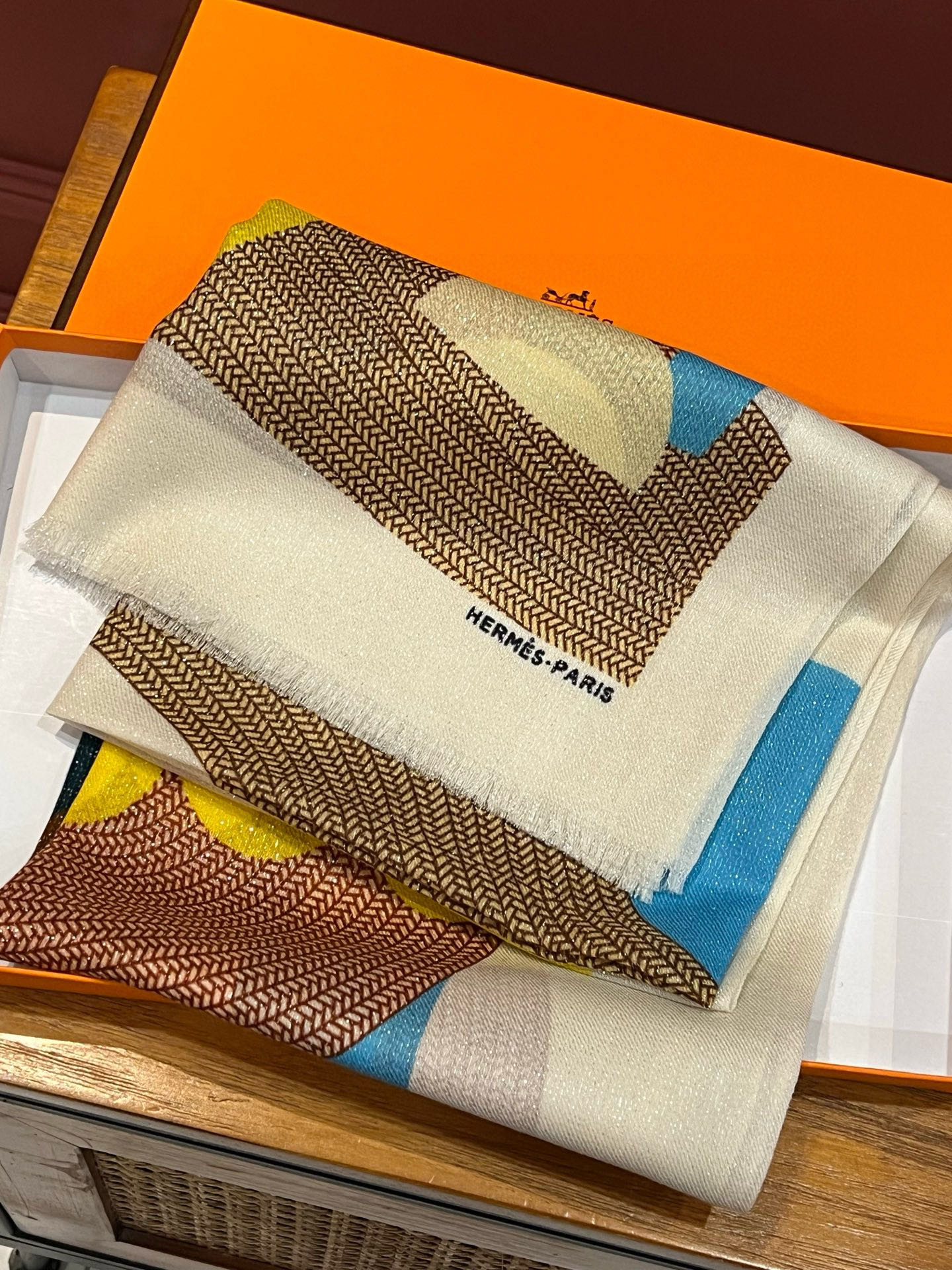   会发光发亮的围巾 新款🆕🏇🏇买了都说好看‼️推荐💕【小马跳跃】顶级工艺超值‼️爱马仕专柜爆款🎁💟立体