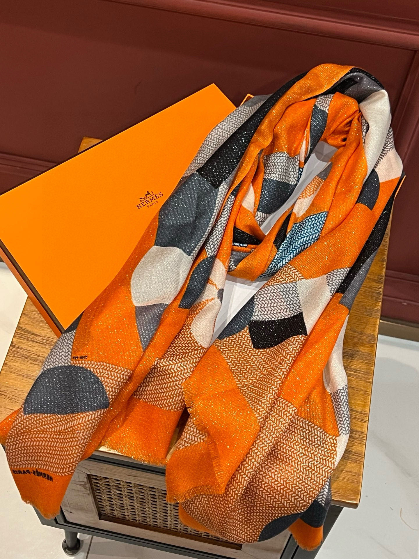   会发光发亮的围巾 新款🆕🏇🏇买了都说好看‼️推荐💕【小马跳跃】顶级工艺超值‼️爱马仕专柜爆款🎁💟立体