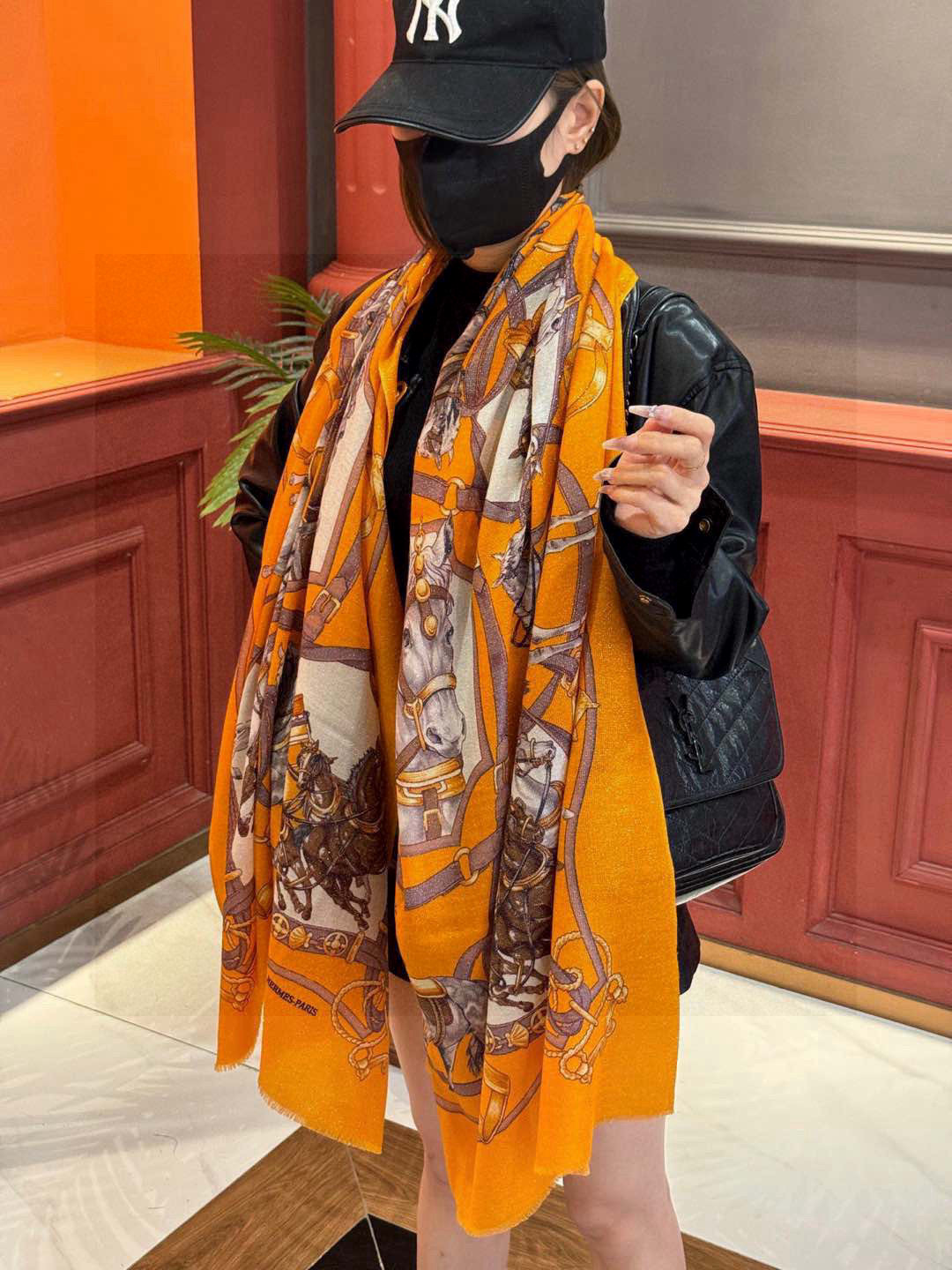   会发光发亮的围巾 新款🆕🏇🏇买了都说好看‼️推荐💕顶级工艺超值‼️爱马仕专柜爆款🎁💟立体呈现图案纹路