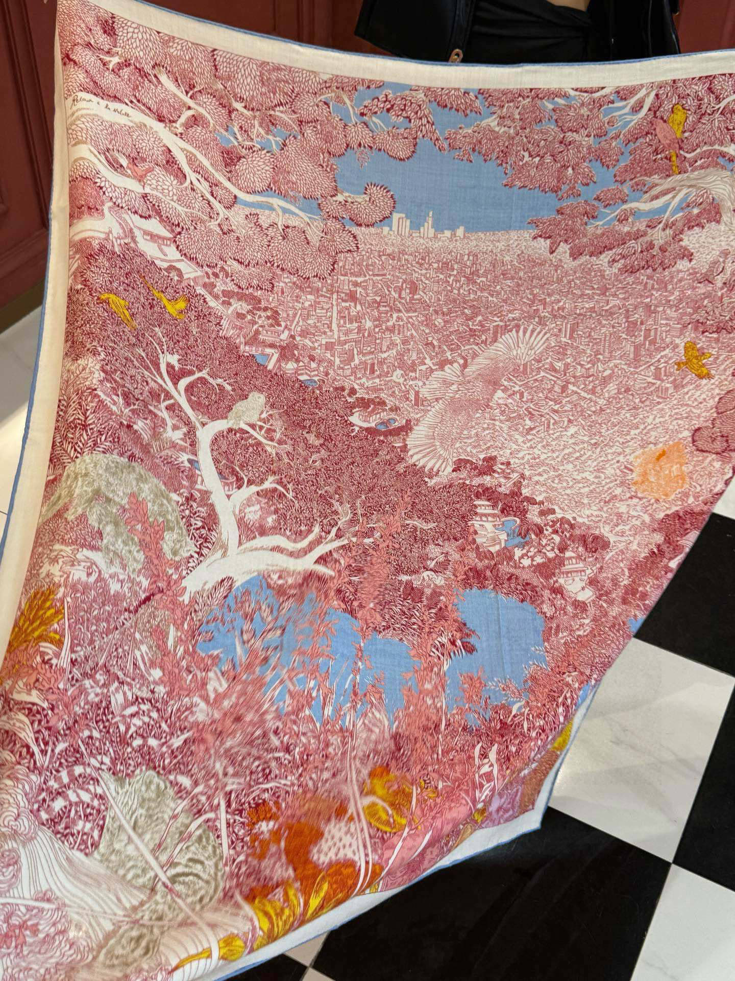   爱马仕～秋冬搭配利器❗️顶级双面同色 版真丝羊绒披肩！！1条等于2条】点睛精彩，图案和配色都超级喜欢