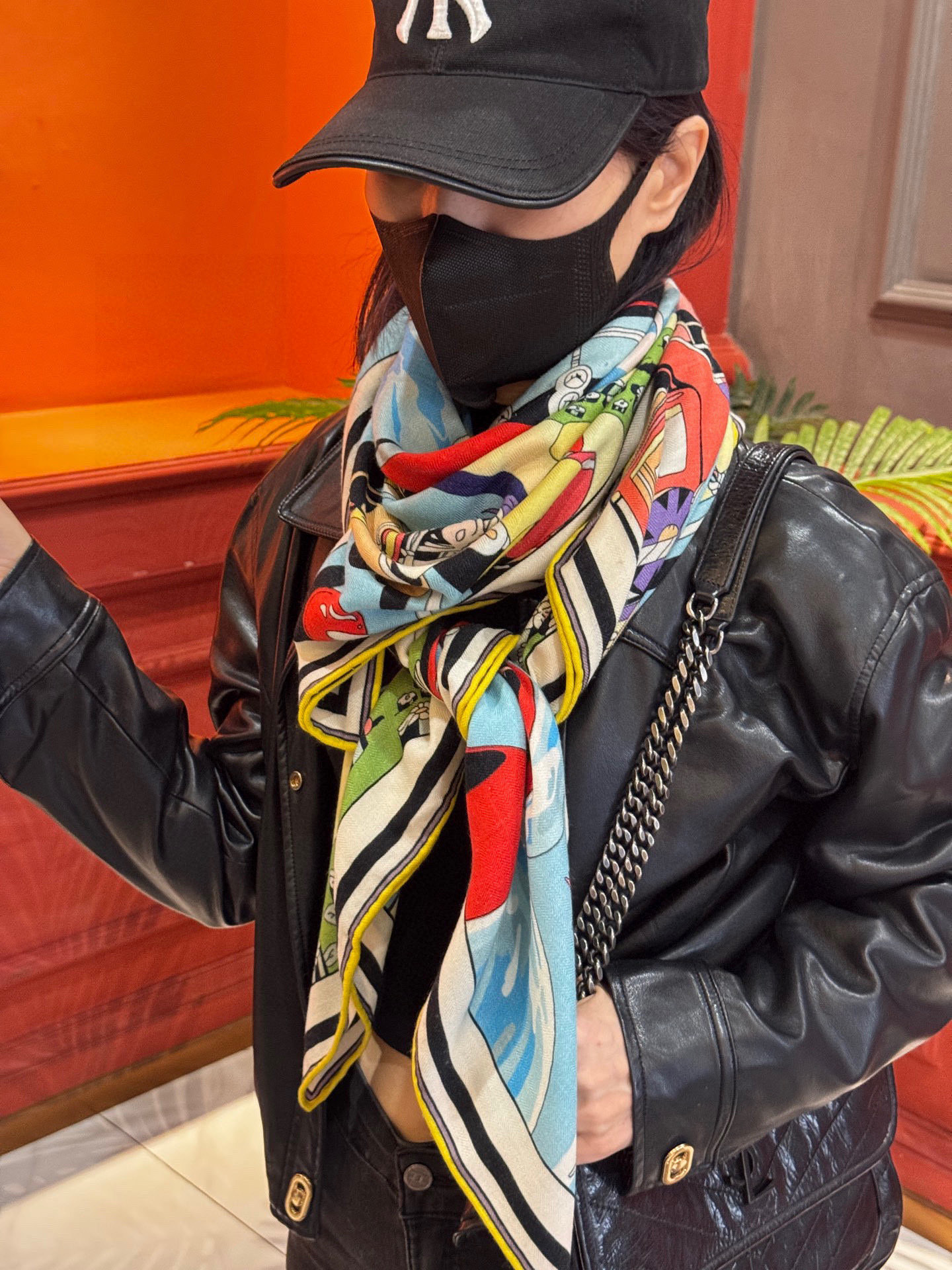   H，目前最热门的 “超现实爱马仕枢纽” 
风靡全宇宙，听名字就充斥着未来空间♥️
艺术品一样的存在，