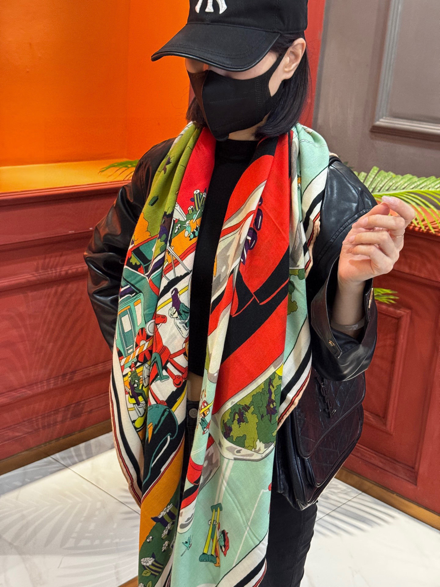   H，目前最热门的 “超现实爱马仕枢纽” 
风靡全宇宙，听名字就充斥着未来空间♥️
艺术品一样的存在，