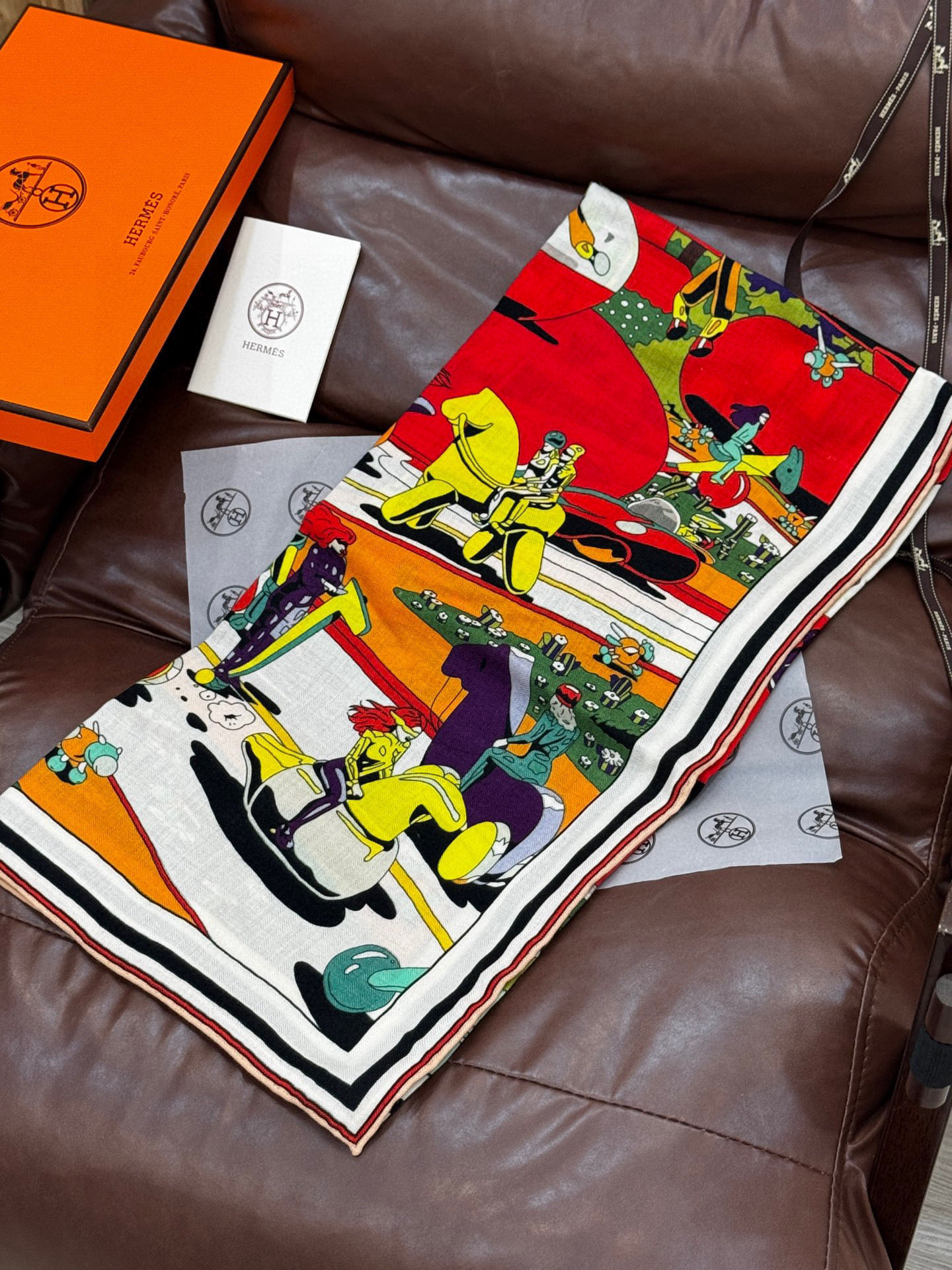   H，目前最热门的 “超现实爱马仕枢纽” 
风靡全宇宙，听名字就充斥着未来空间♥️
艺术品一样的存在，