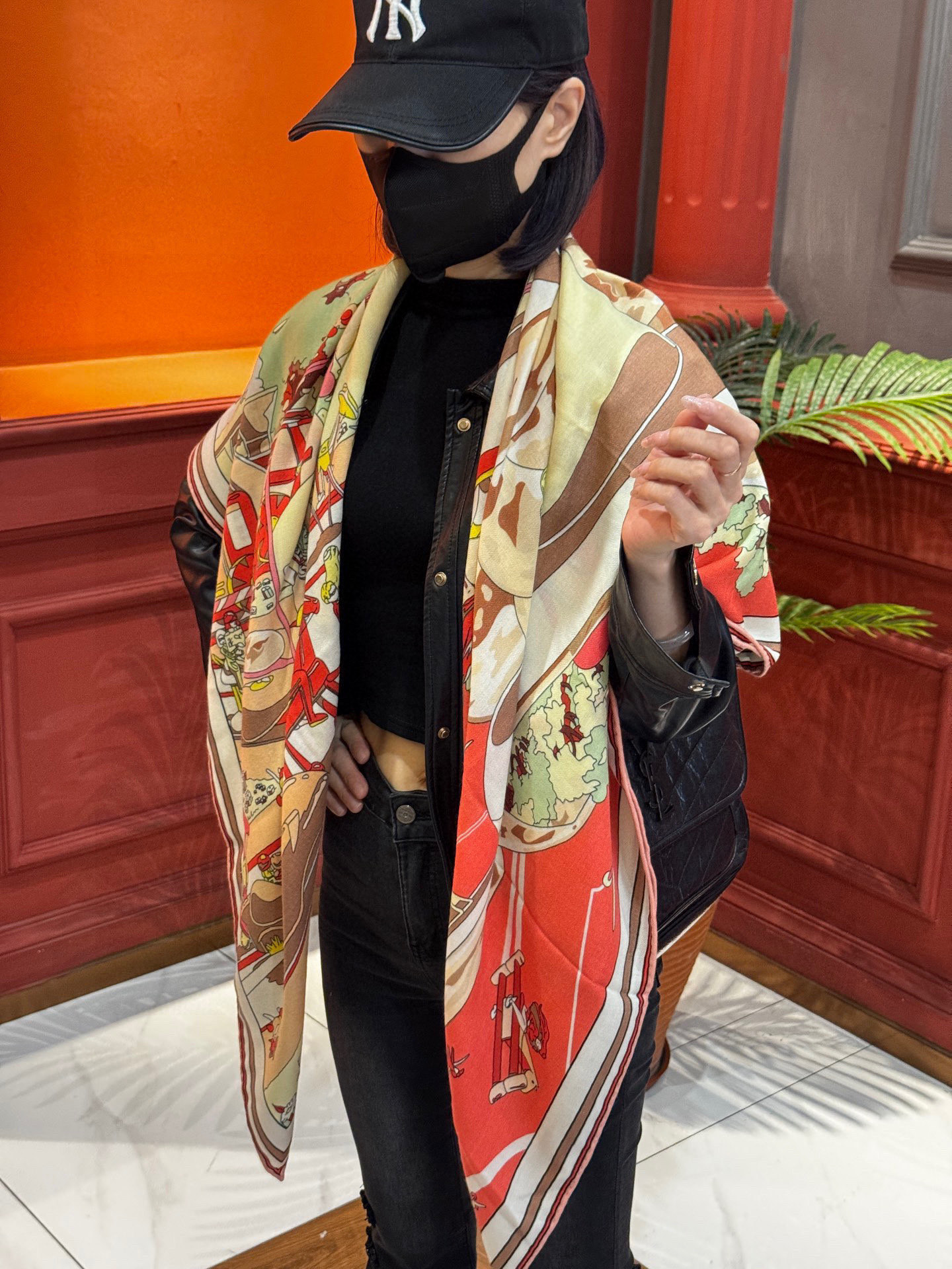   H，目前最热门的 “超现实爱马仕枢纽” 
风靡全宇宙，听名字就充斥着未来空间♥️
艺术品一样的存在，