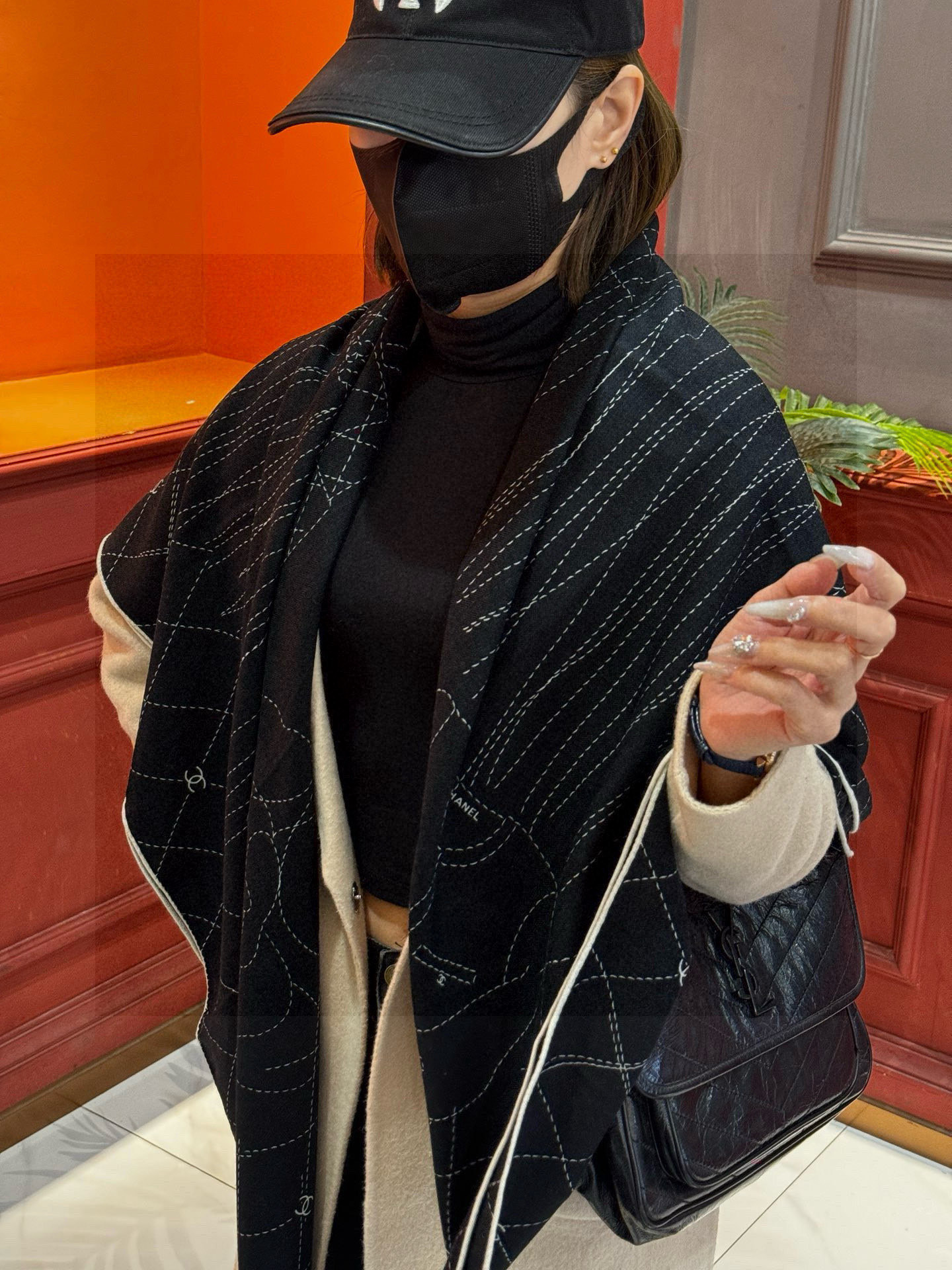 【升级双面同色 加密面料】 上新❤️ 
140*140台版印花  黑白二色 
 高级都市新贵！山茶花的再