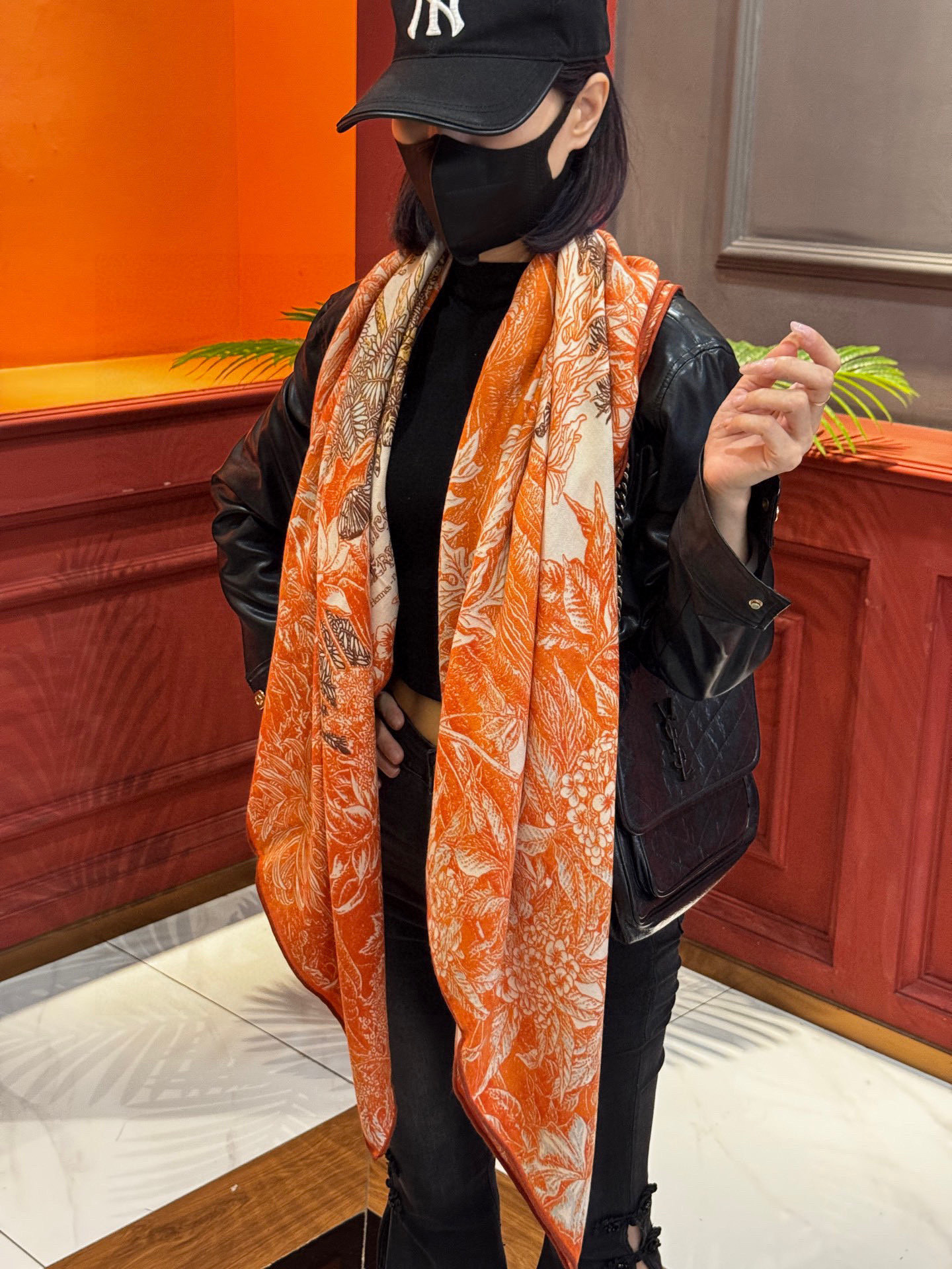  💟2025年秋冬抢先 上新💞【双面同色丝毛方巾】手工卷边山羊绒和真丝混纺披肩（70%山羊绒，30%桑蚕