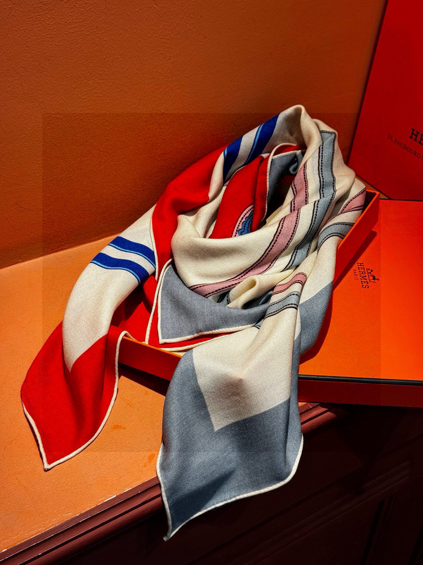  羊绒新款🆕🏇🏇买了都说好看‼️推荐💕【华丽的缰辔双面同色140】羊绒方巾，顶级工艺超值‼️爱马仕专柜爆