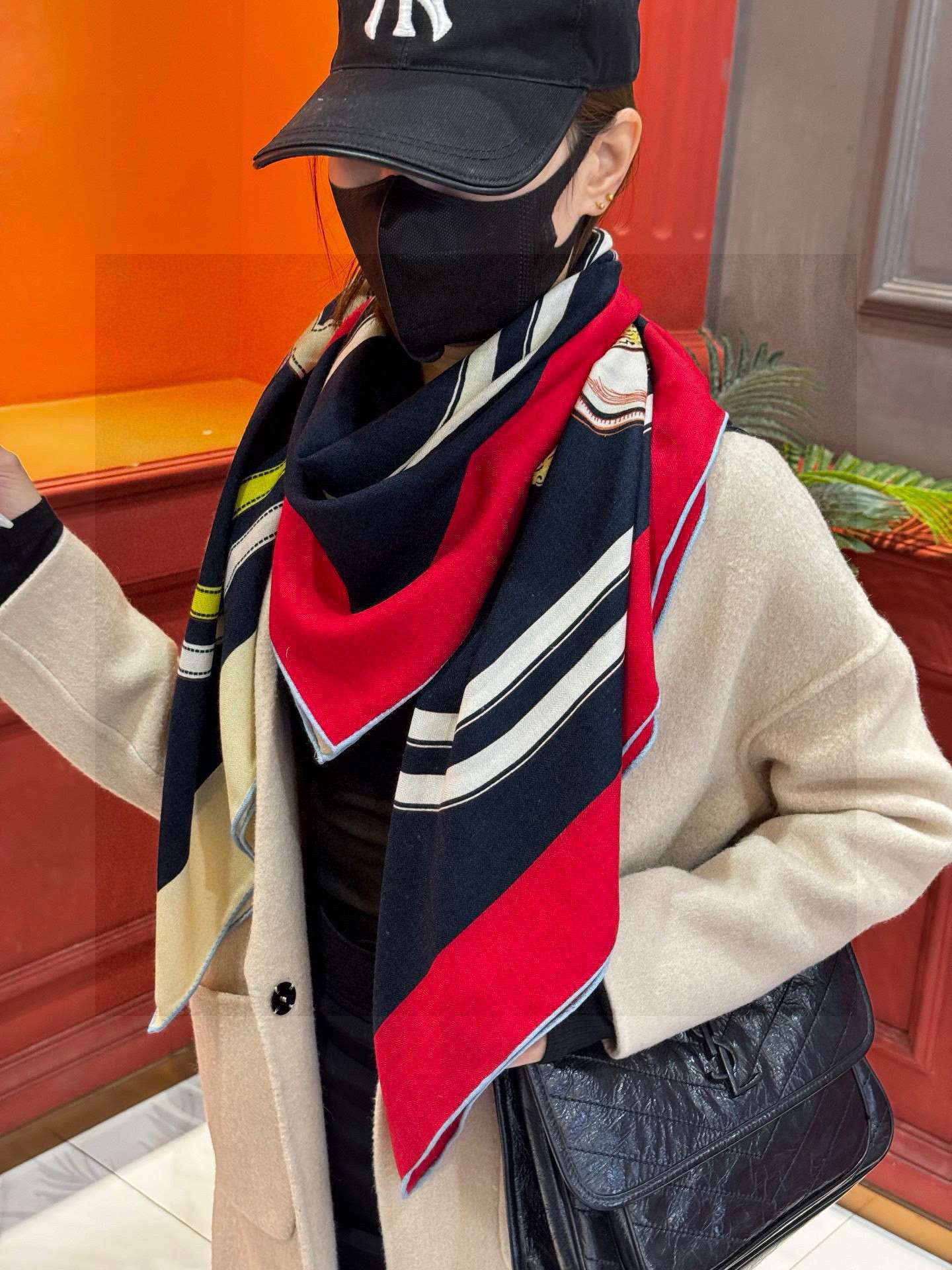  羊绒新款🆕🏇🏇买了都说好看‼️推荐💕【华丽的缰辔双面同色140】羊绒方巾，顶级工艺超值‼️爱马仕专柜爆