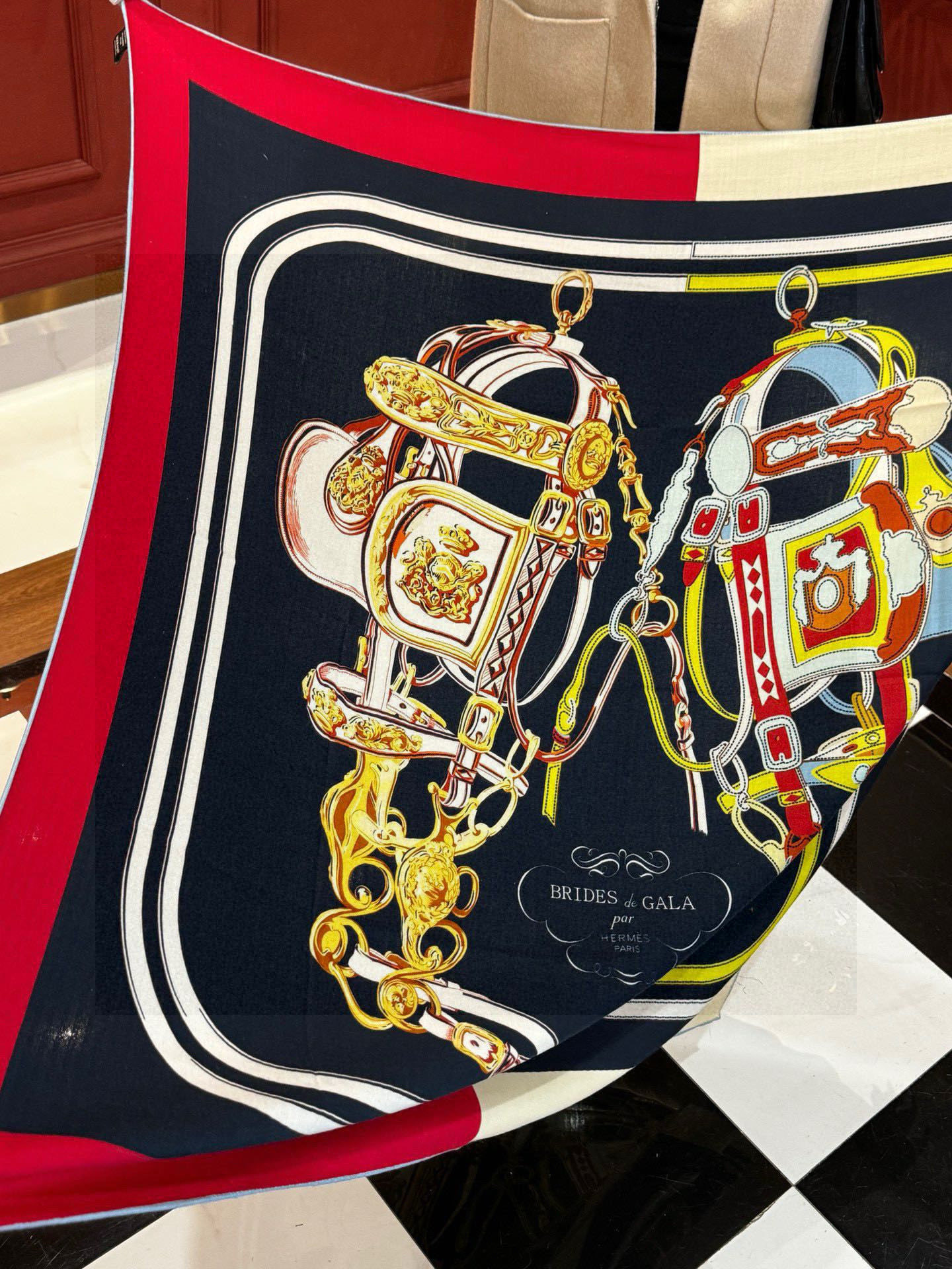  羊绒新款🆕🏇🏇买了都说好看‼️推荐💕【华丽的缰辔双面同色140】羊绒方巾，顶级工艺超值‼️爱马仕专柜爆