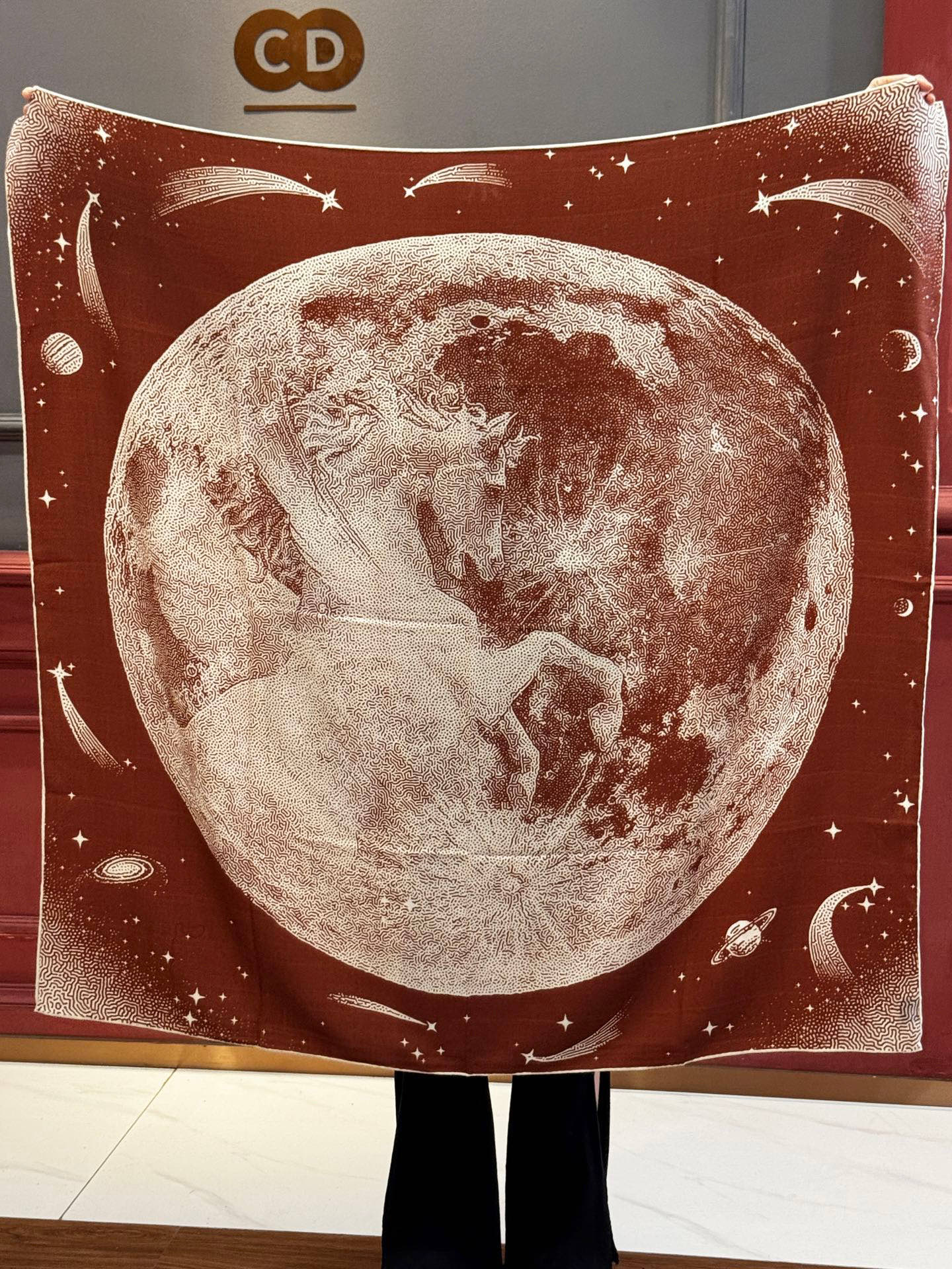  HERMES爱马仕新款|月光飞马Clair de Lune羊绒和真丝披肩，手工卷边(70%羊绒，30%