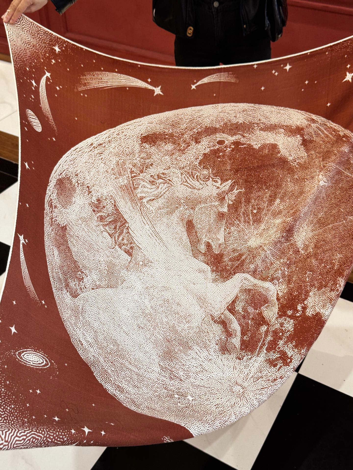  HERMES爱马仕新款|月光飞马Clair de Lune羊绒和真丝披肩，手工卷边(70%羊绒，30%