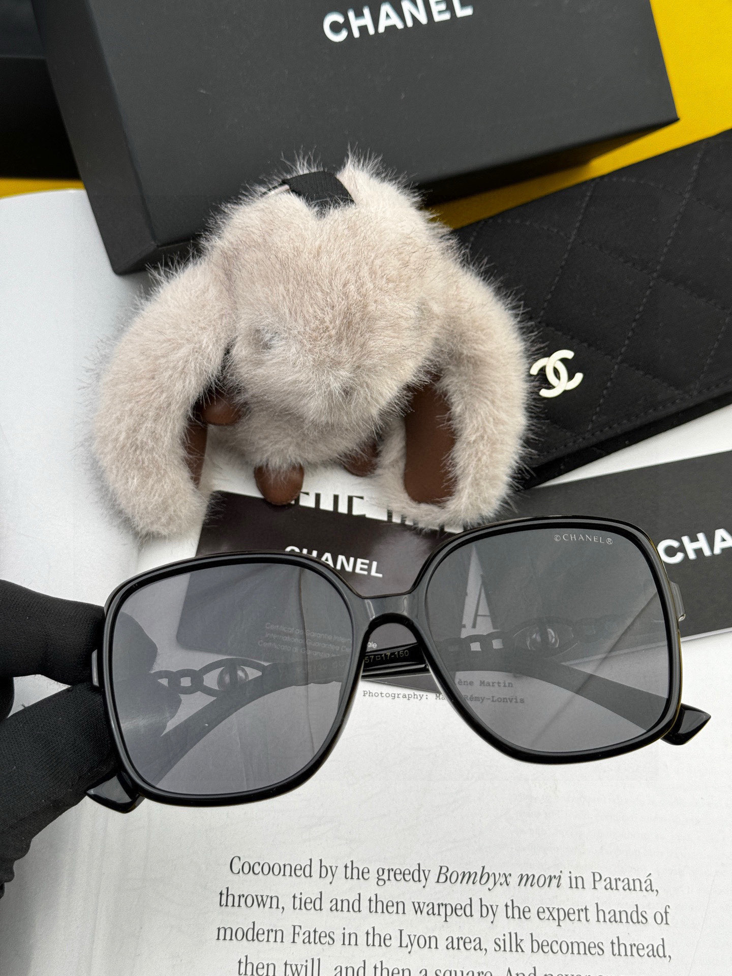 🔺CHANEL🔻2025官方早春新款，众多明星同款色香奈儿‼️‼️新款珍珠大框偏光墨镜 ，🌈🌈宝丽来超清