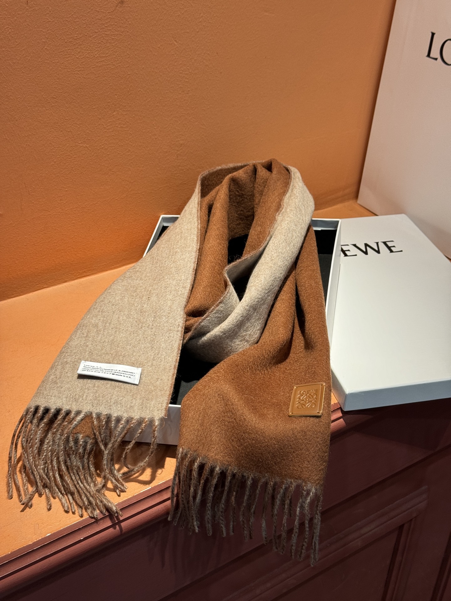  ✨✨太美了😍罗意威 情侣款 美到要尖叫😱专柜最新款🎊英伦欧美范儿 又是一款即时尚又实用的大围巾&长巾，