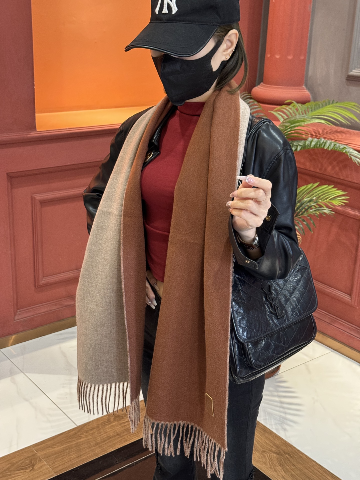  ✨✨太美了😍罗意威 情侣款 美到要尖叫😱专柜最新款🎊英伦欧美范儿 又是一款即时尚又实用的大围巾&长巾，