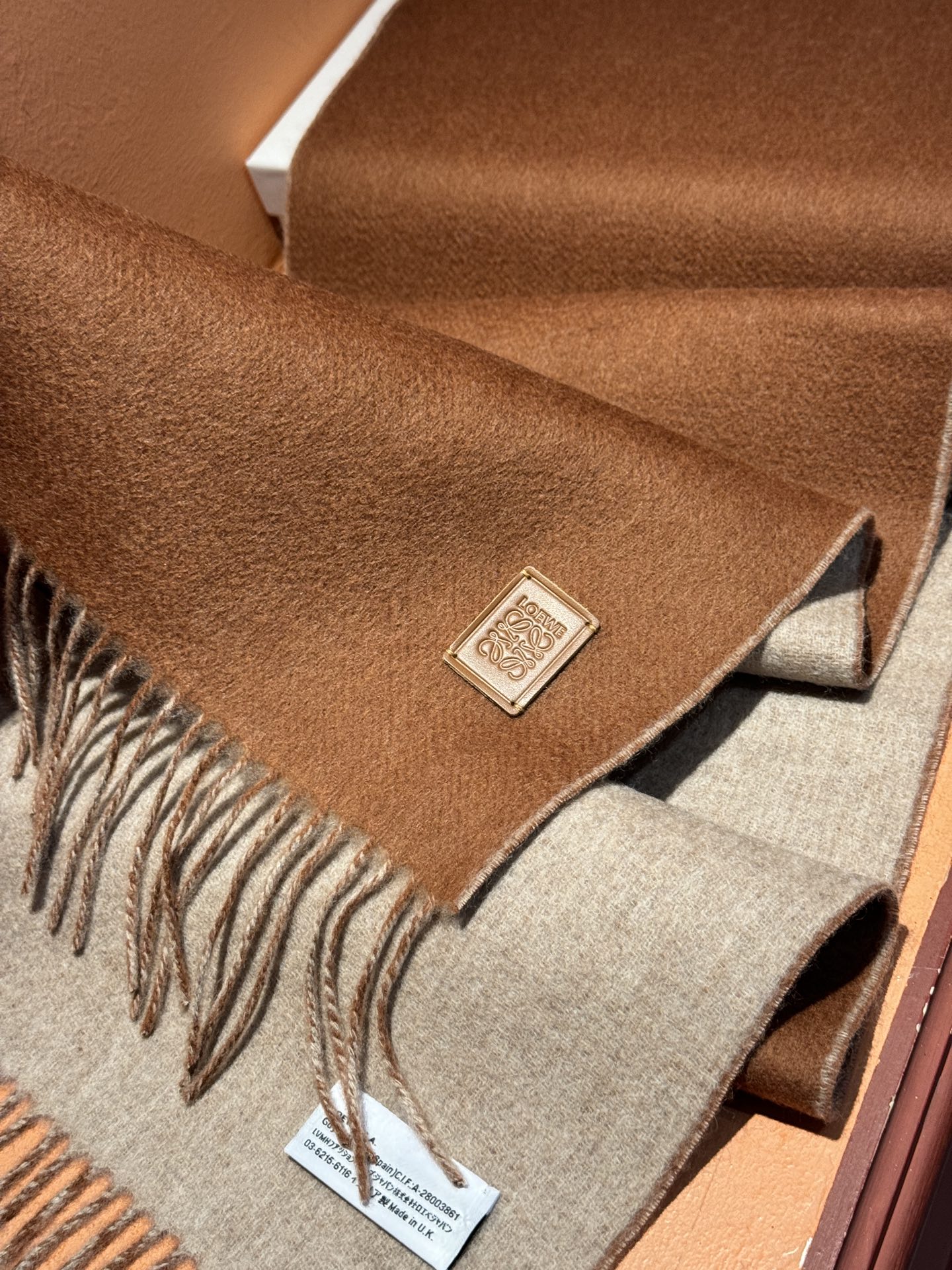  ✨✨太美了😍罗意威 情侣款 美到要尖叫😱专柜最新款🎊英伦欧美范儿 又是一款即时尚又实用的大围巾&长巾，