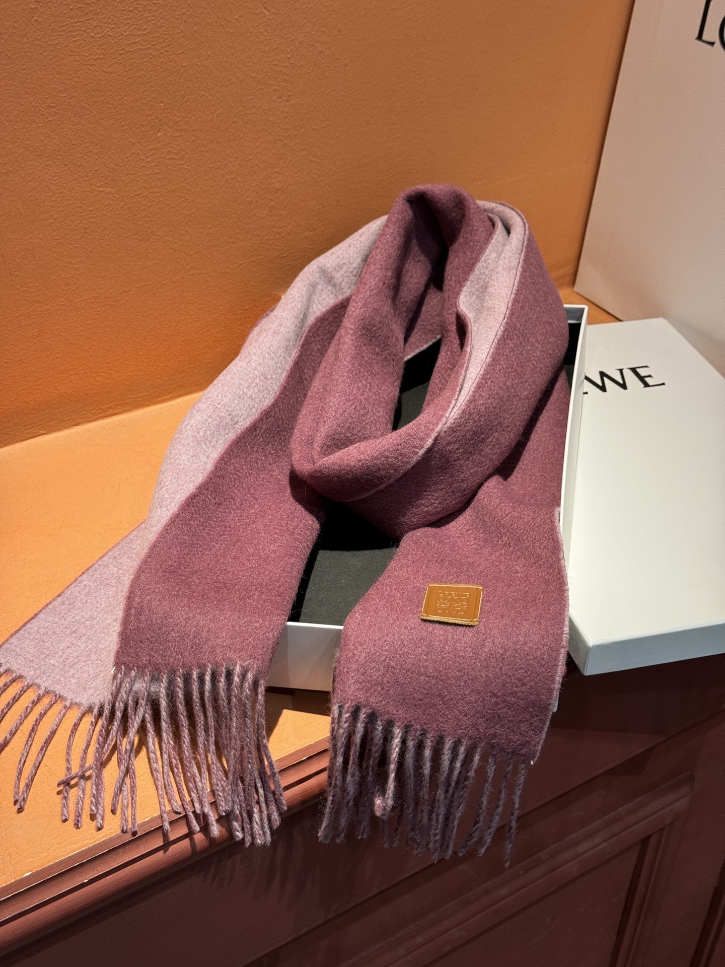  ✨✨太美了😍罗意威 情侣款 美到要尖叫😱专柜最新款🎊英伦欧美范儿 又是一款即时尚又实用的大围巾&长巾，