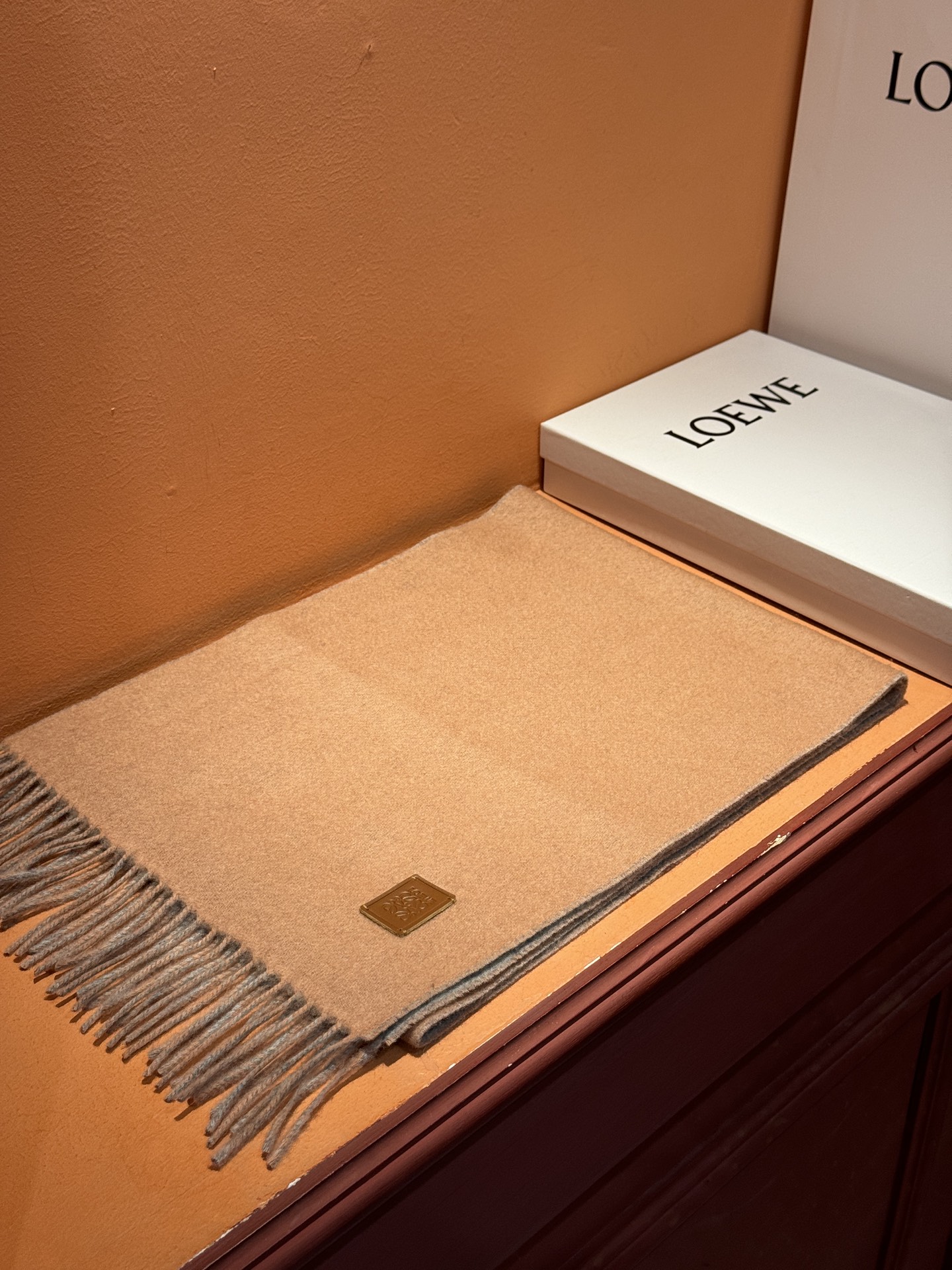  ✨✨太美了😍罗意威 情侣款 美到要尖叫😱专柜最新款🎊英伦欧美范儿 又是一款即时尚又实用的大围巾&长巾，