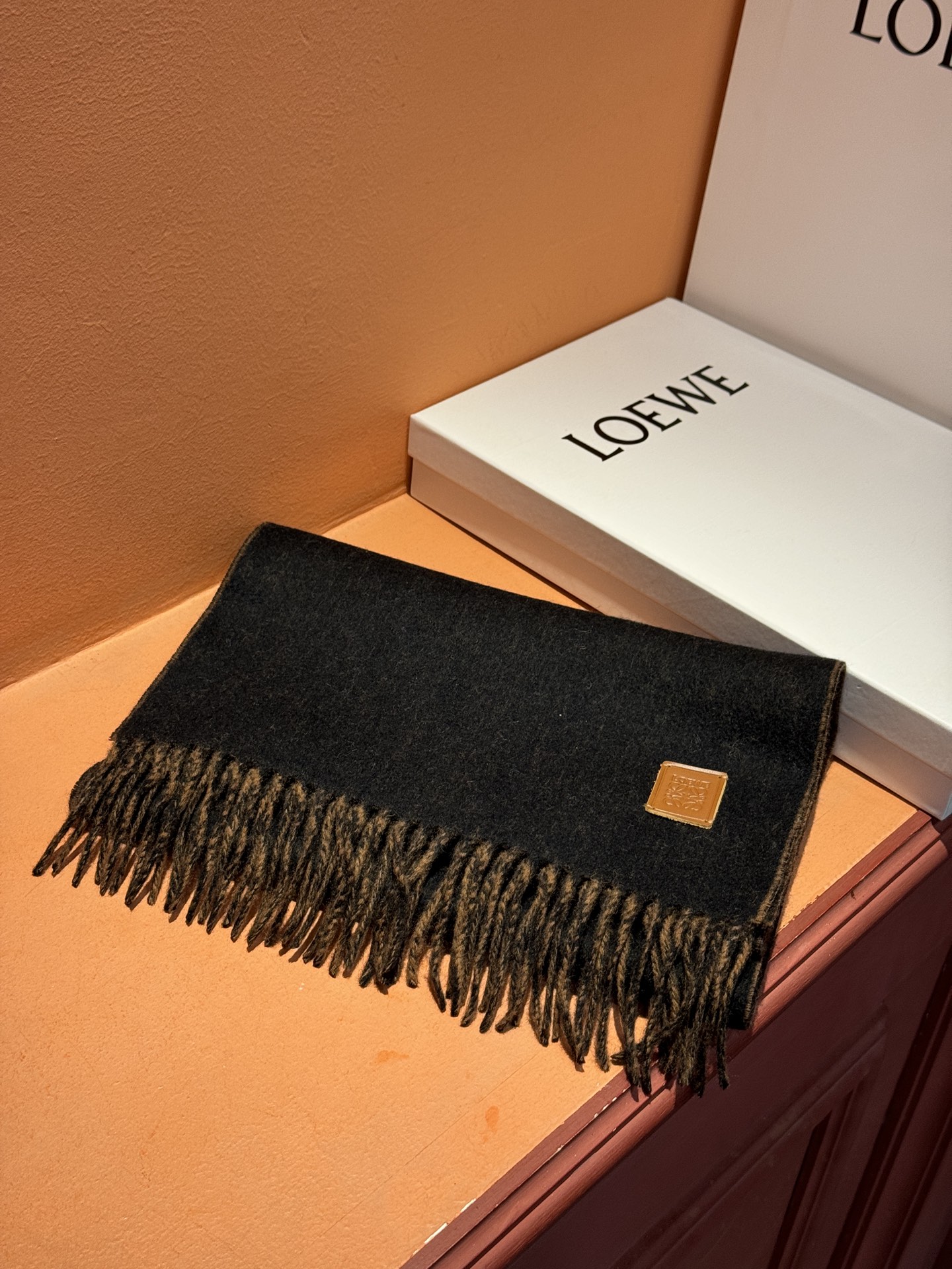  ✨✨太美了😍罗意威 情侣款 美到要尖叫😱专柜最新款🎊英伦欧美范儿 又是一款即时尚又实用的大围巾&长巾，