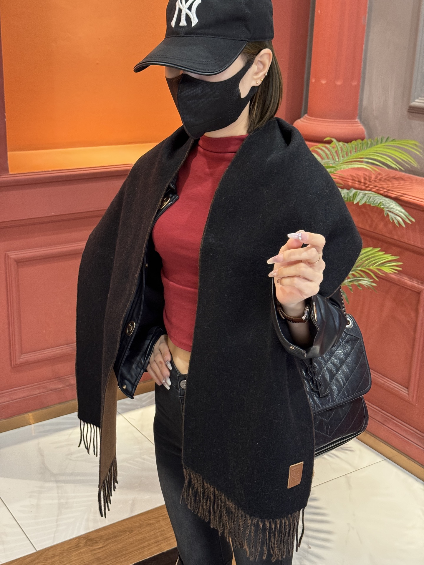  ✨✨太美了😍罗意威 情侣款 美到要尖叫😱专柜最新款🎊英伦欧美范儿 又是一款即时尚又实用的大围巾&长巾，