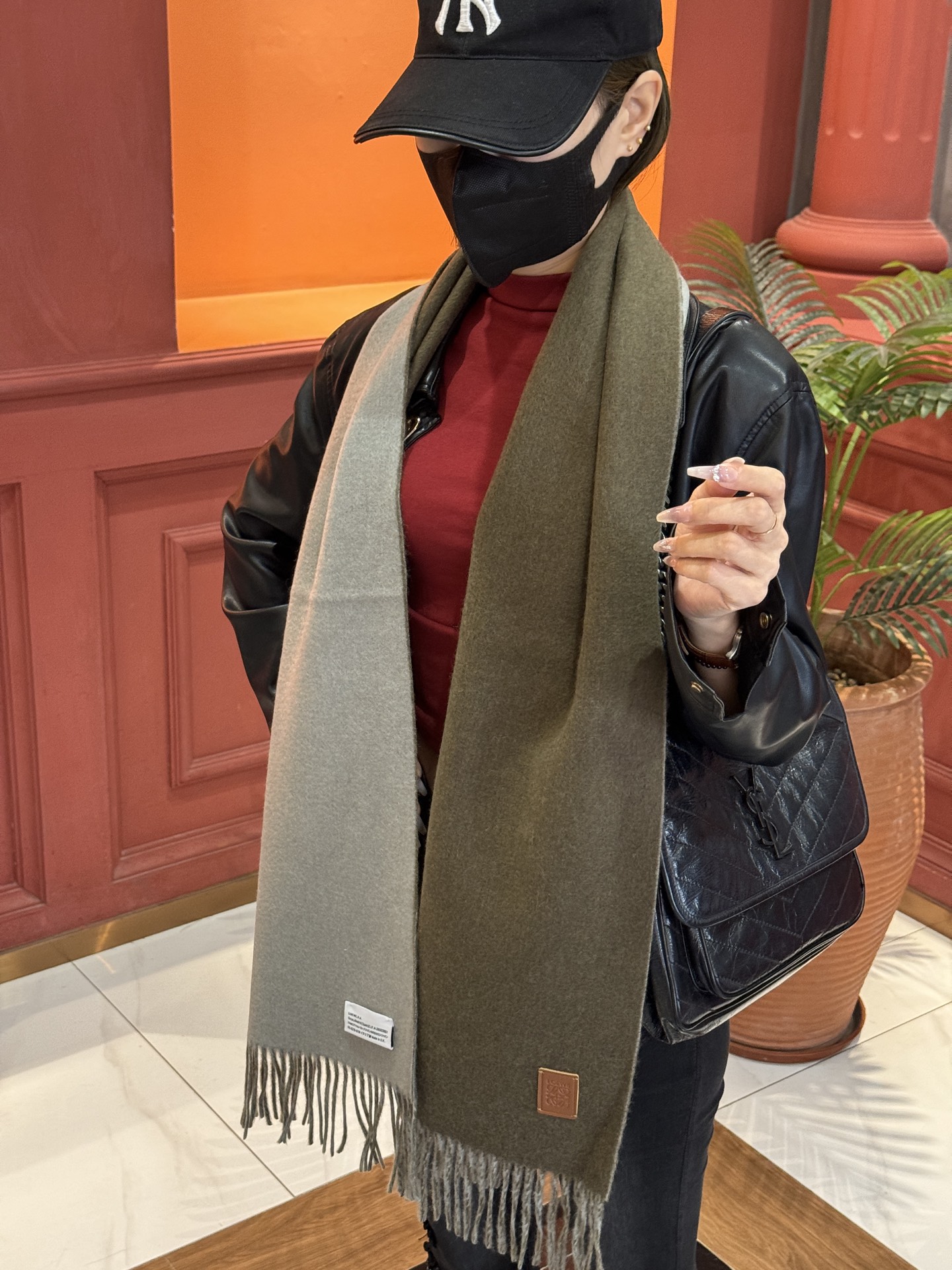  ✨✨太美了😍罗意威 情侣款 美到要尖叫😱专柜最新款🎊英伦欧美范儿 又是一款即时尚又实用的大围巾&长巾，