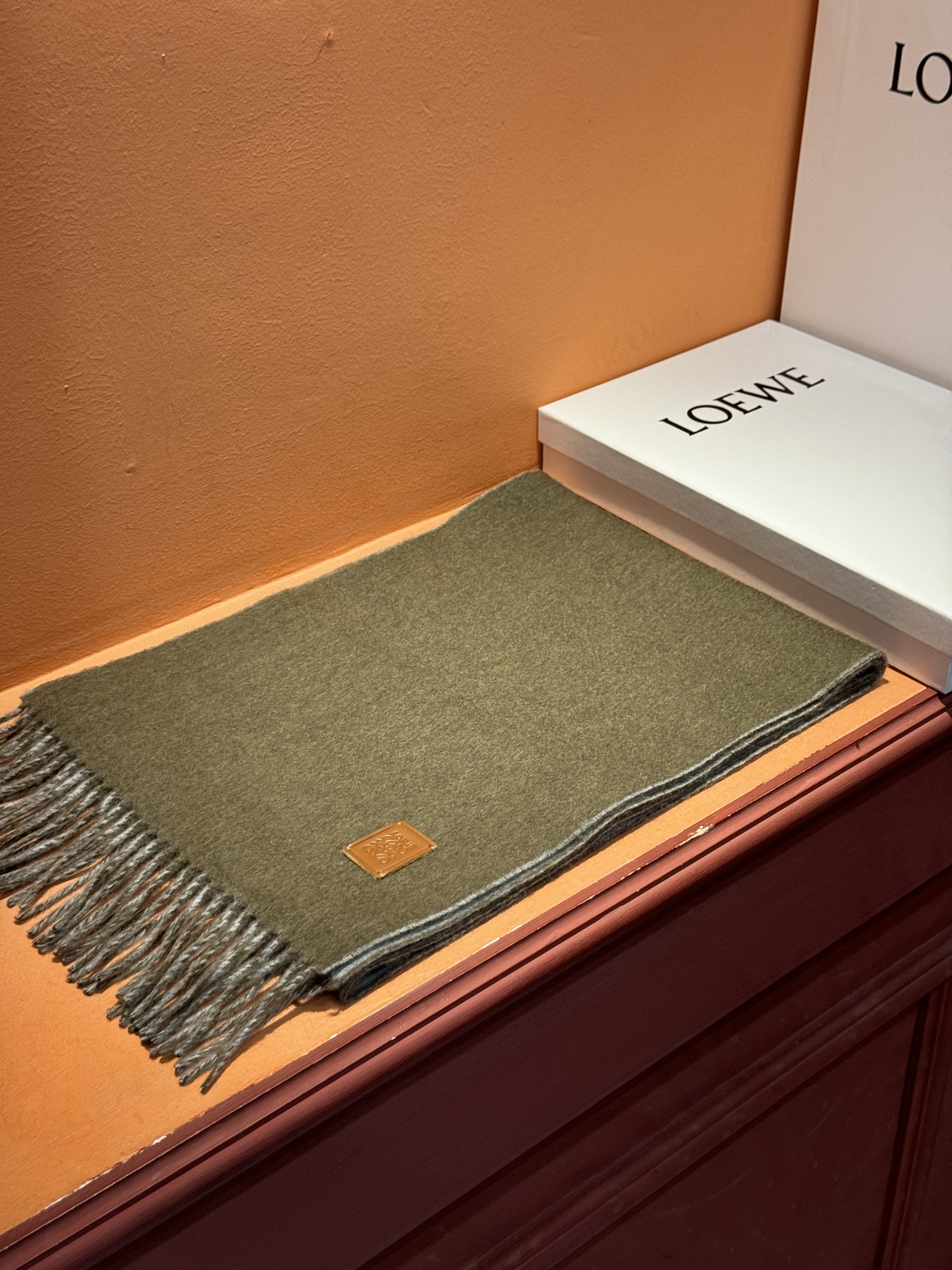  ✨✨太美了😍罗意威 情侣款 美到要尖叫😱专柜最新款🎊英伦欧美范儿 又是一款即时尚又实用的大围巾&长巾，