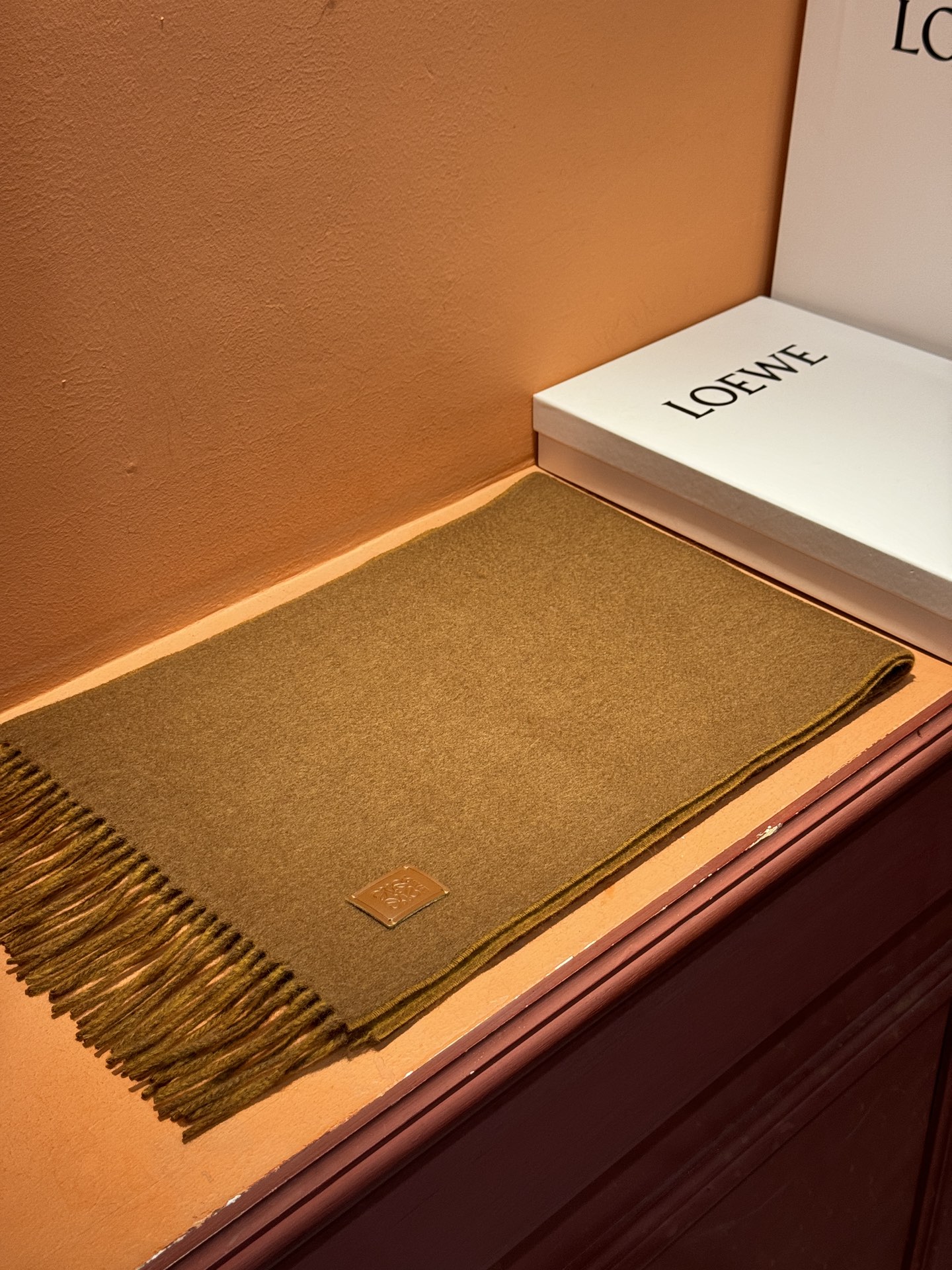  ✨✨太美了😍罗意威 情侣款 美到要尖叫😱专柜最新款🎊英伦欧美范儿 又是一款即时尚又实用的大围巾&长巾，