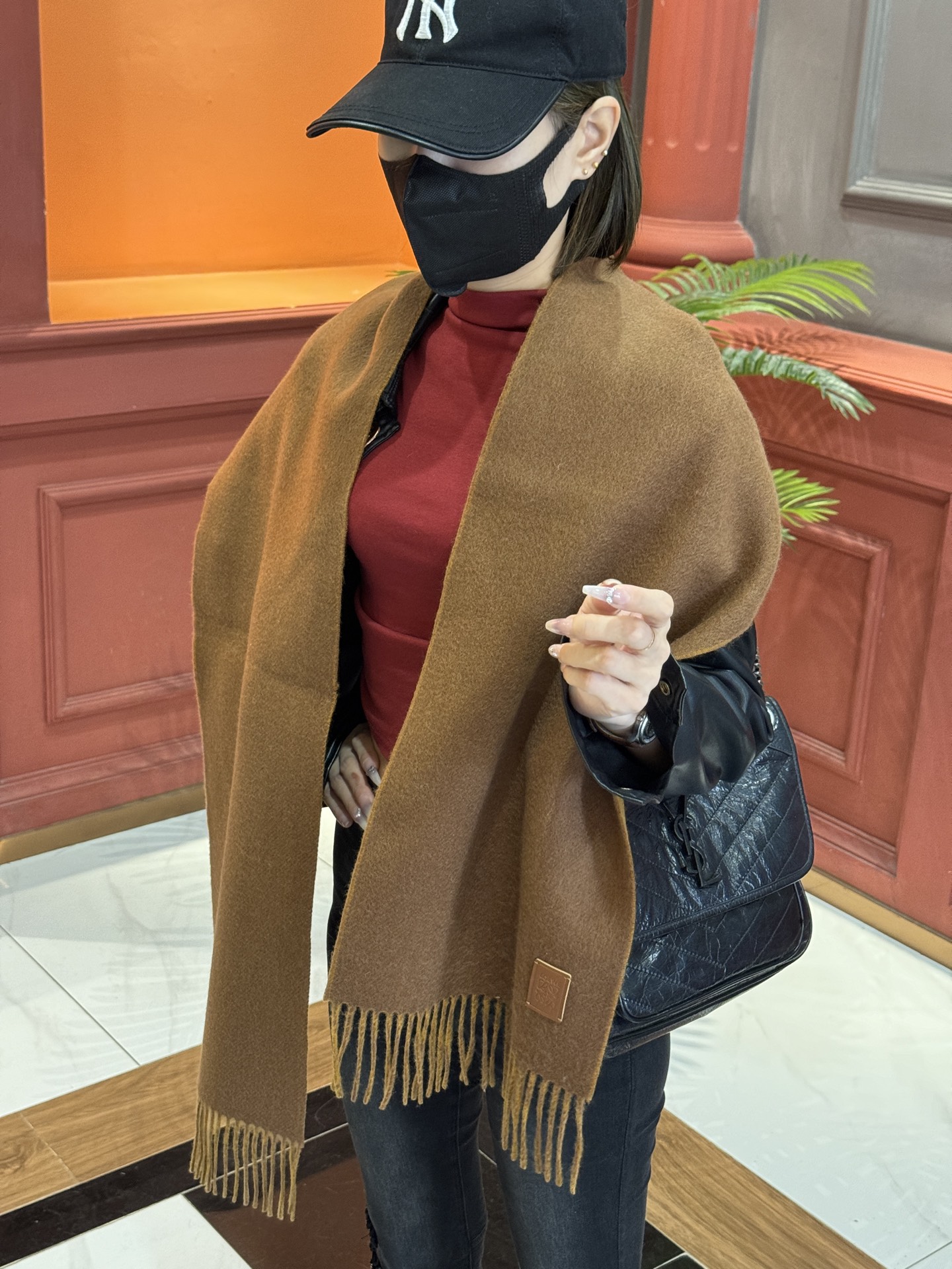  ✨✨太美了😍罗意威 情侣款 美到要尖叫😱专柜最新款🎊英伦欧美范儿 又是一款即时尚又实用的大围巾&长巾，