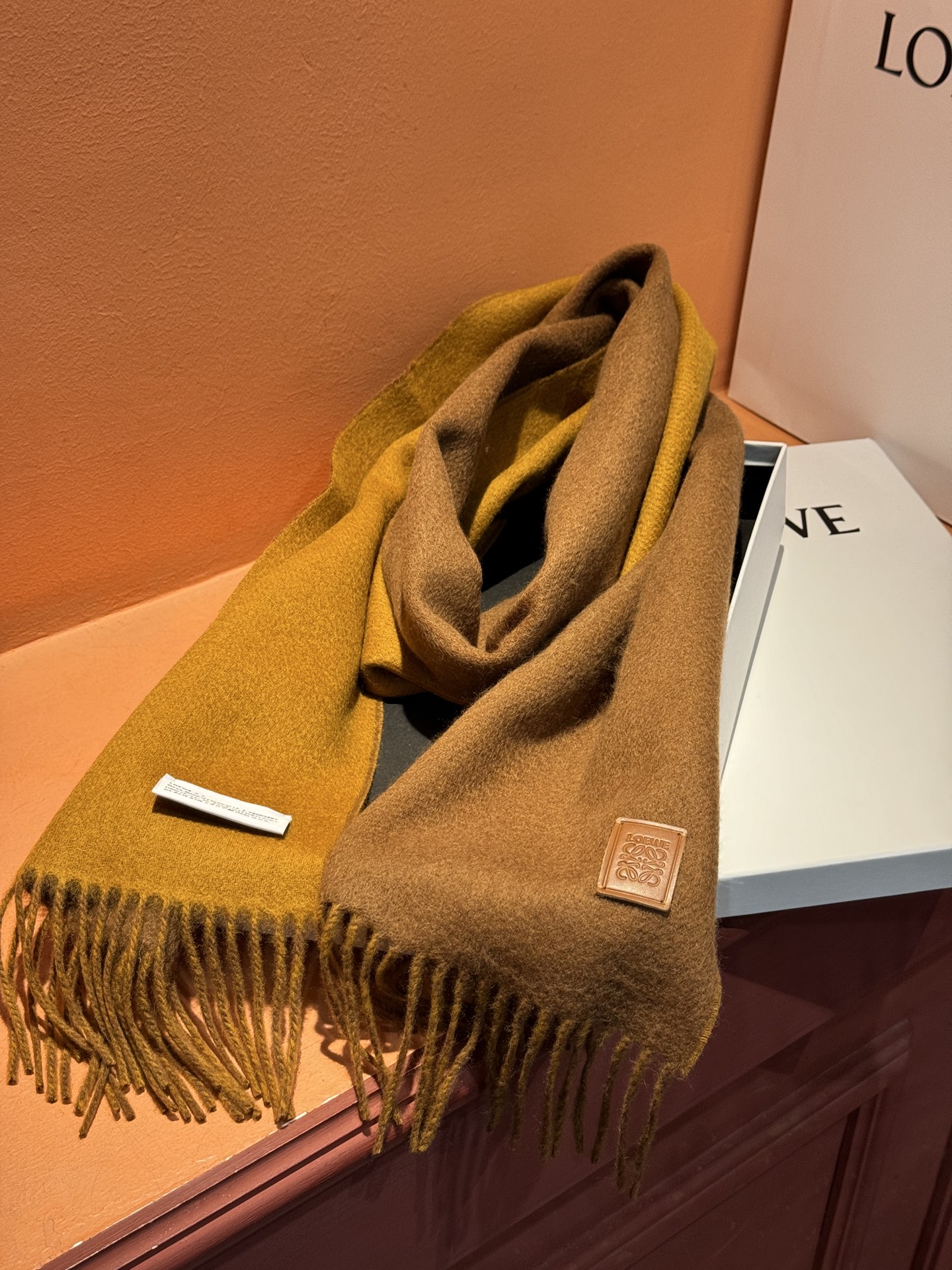  ✨✨太美了😍罗意威 情侣款 美到要尖叫😱专柜最新款🎊英伦欧美范儿 又是一款即时尚又实用的大围巾&长巾，