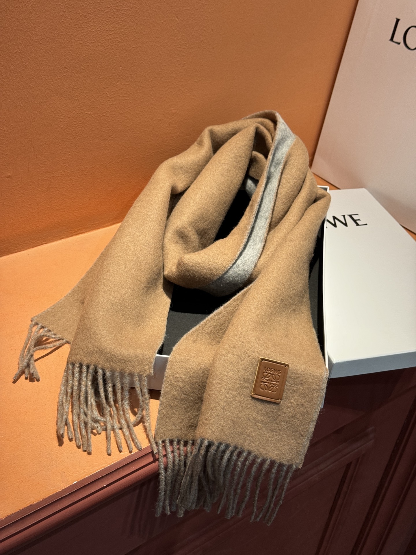  ✨✨太美了😍罗意威 情侣款 美到要尖叫😱专柜最新款🎊英伦欧美范儿 又是一款即时尚又实用的大围巾&长巾，