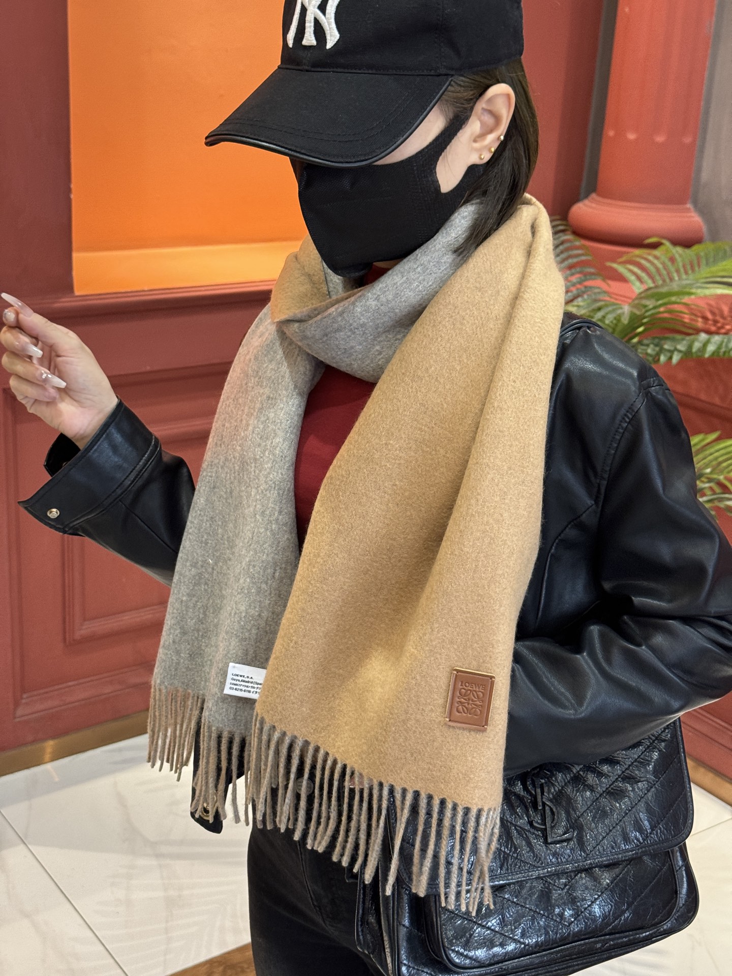  ✨✨太美了😍罗意威 情侣款 美到要尖叫😱专柜最新款🎊英伦欧美范儿 又是一款即时尚又实用的大围巾&长巾，