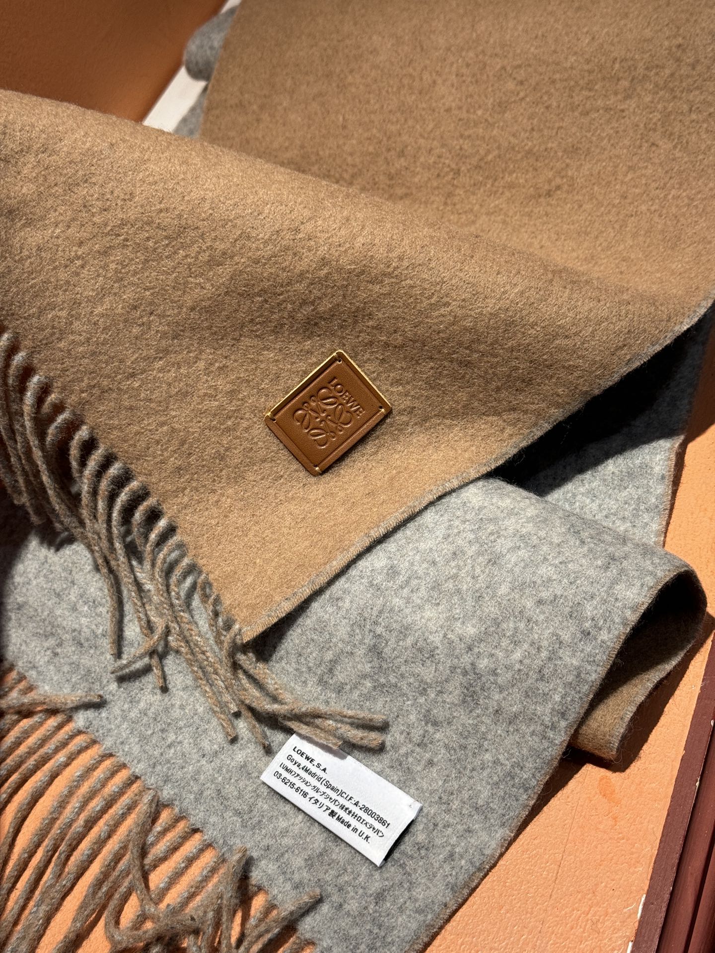  ✨✨太美了😍罗意威 情侣款 美到要尖叫😱专柜最新款🎊英伦欧美范儿 又是一款即时尚又实用的大围巾&长巾，