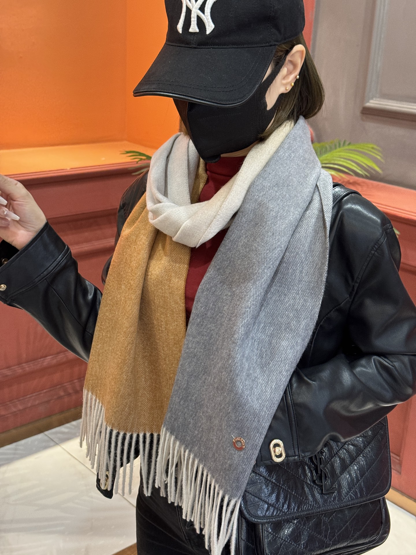  ✨✨太美了😍 【皮安娜】情侣款  美到要尖叫😱专柜最新款🎊英伦欧美范儿「多色渐变」又是一款即时尚又实用