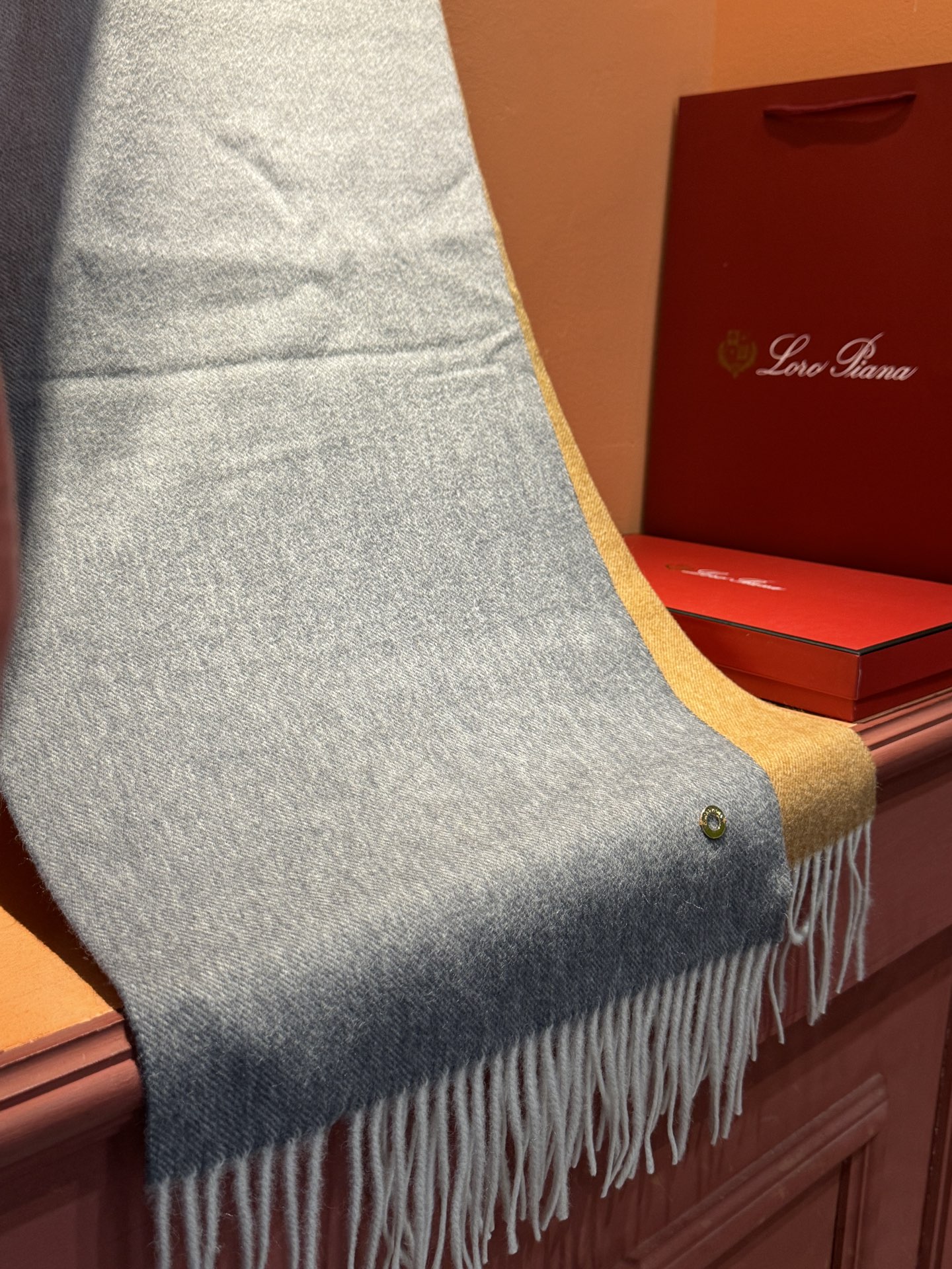  ✨✨太美了😍 【皮安娜】情侣款  美到要尖叫😱专柜最新款🎊英伦欧美范儿「多色渐变」又是一款即时尚又实用