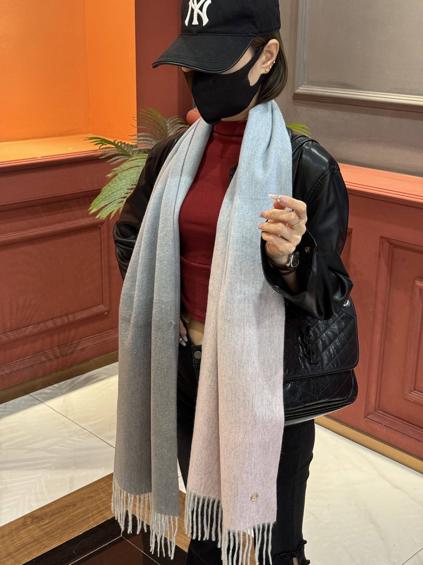  ✨✨太美了😍 【皮安娜】情侣款  美到要尖叫😱专柜最新款🎊英伦欧美范儿「多色渐变」又是一款即时尚又实用