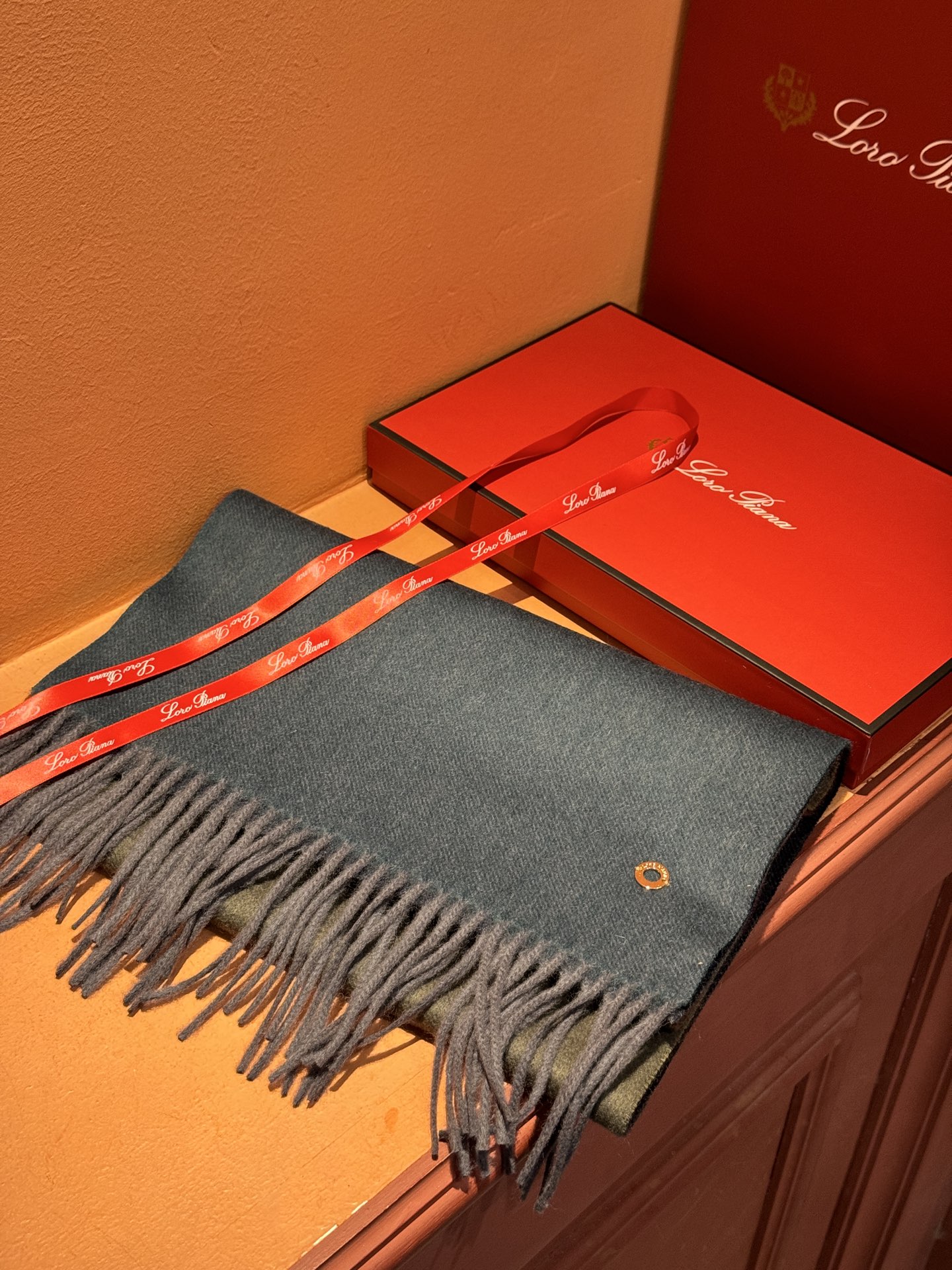  ✨✨太美了😍 【皮安娜】情侣款  美到要尖叫😱专柜最新款🎊英伦欧美范儿「多色渐变」又是一款即时尚又实用