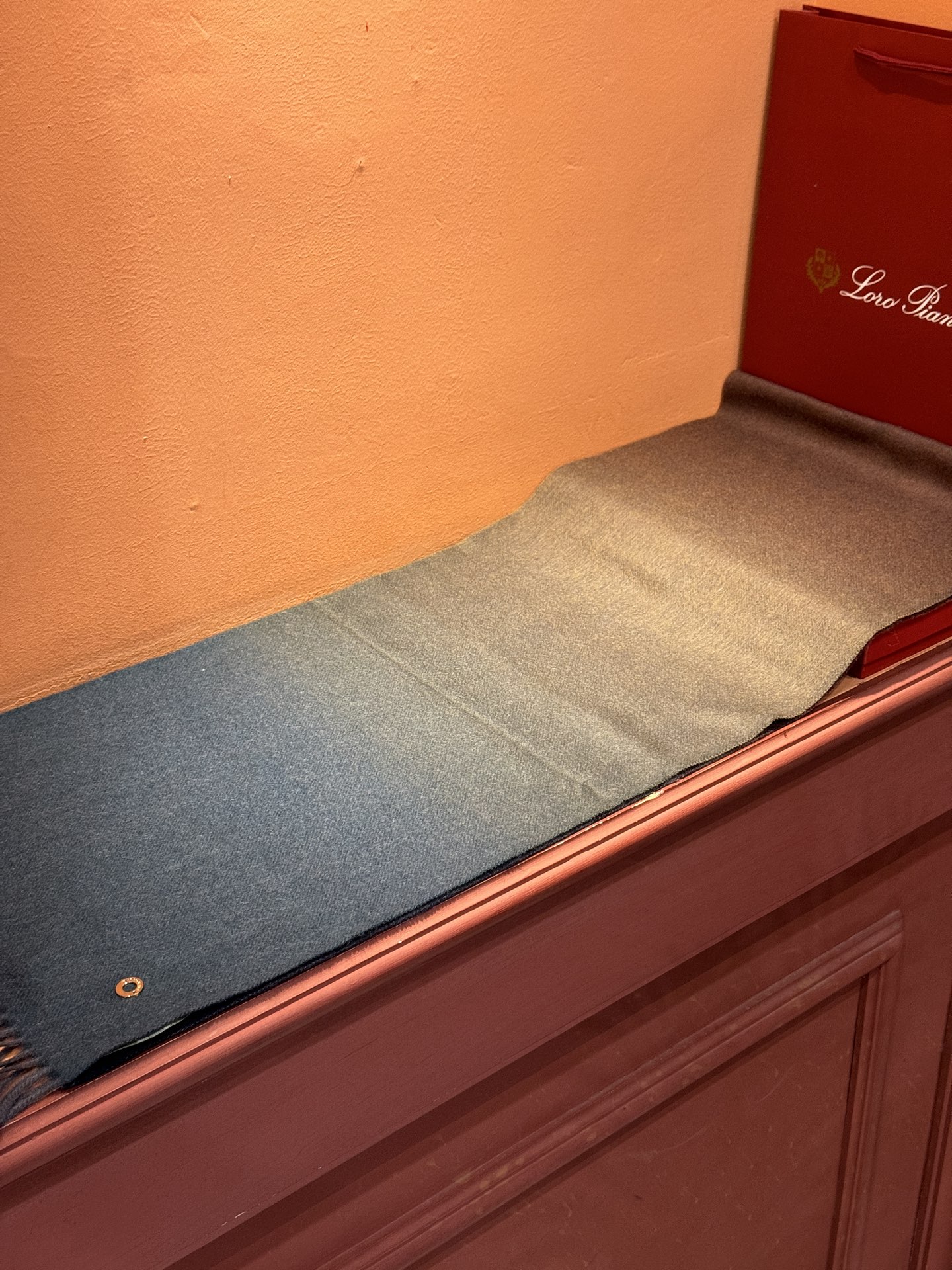  ✨✨太美了😍 【皮安娜】情侣款  美到要尖叫😱专柜最新款🎊英伦欧美范儿「多色渐变」又是一款即时尚又实用