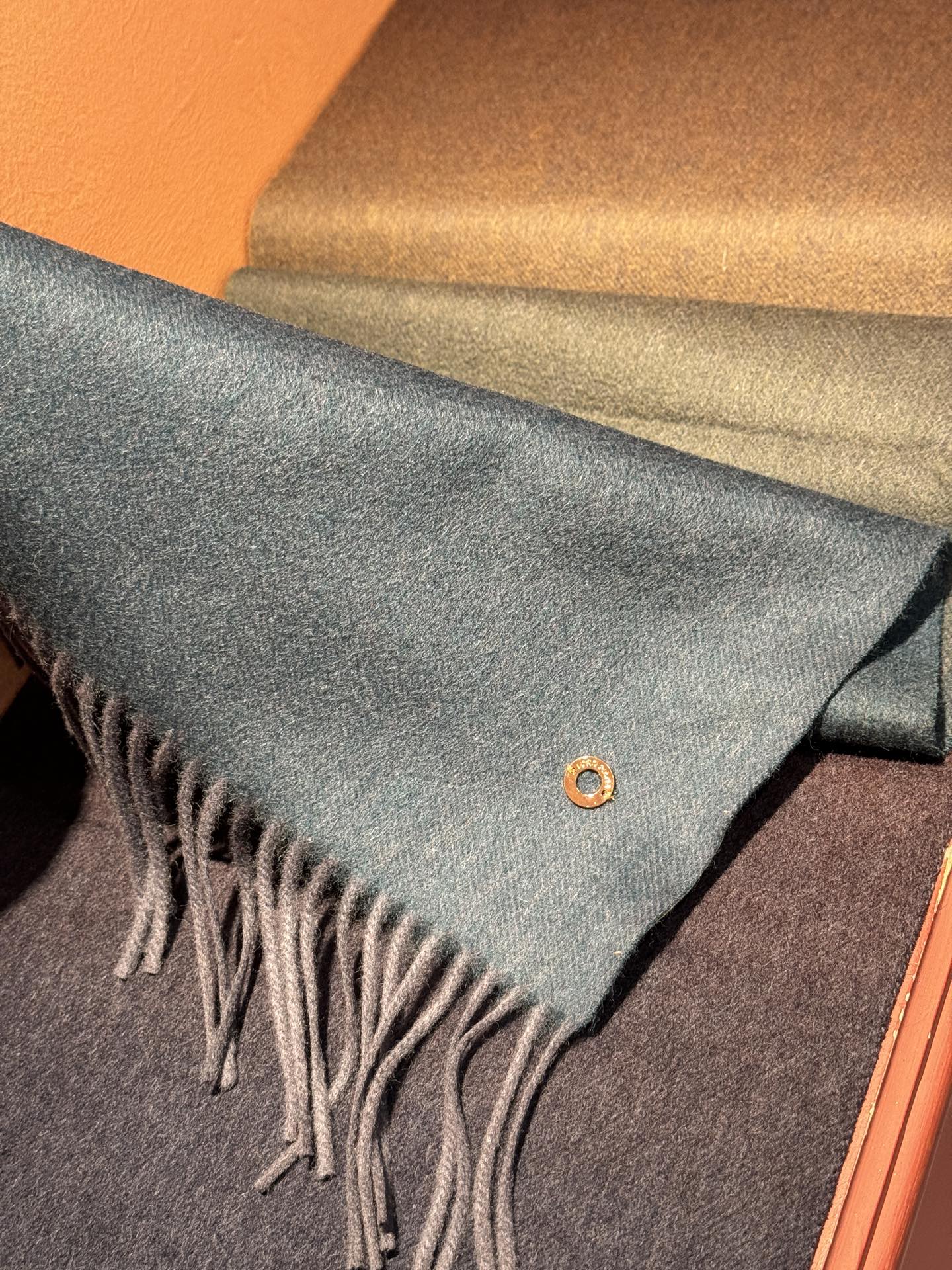  ✨✨太美了😍 【皮安娜】情侣款  美到要尖叫😱专柜最新款🎊英伦欧美范儿「多色渐变」又是一款即时尚又实用