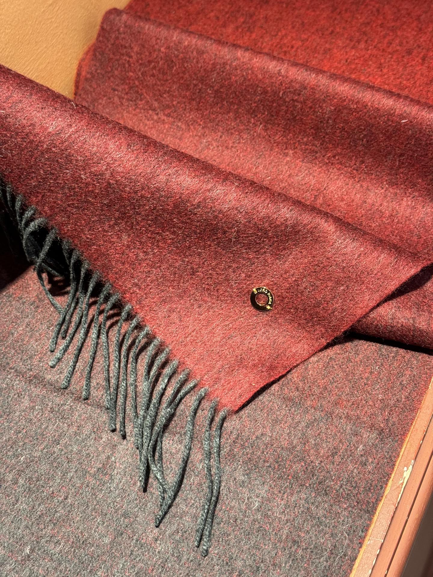  ✨✨太美了😍 【皮安娜】情侣款  美到要尖叫😱专柜最新款🎊英伦欧美范儿「多色渐变」又是一款即时尚又实用