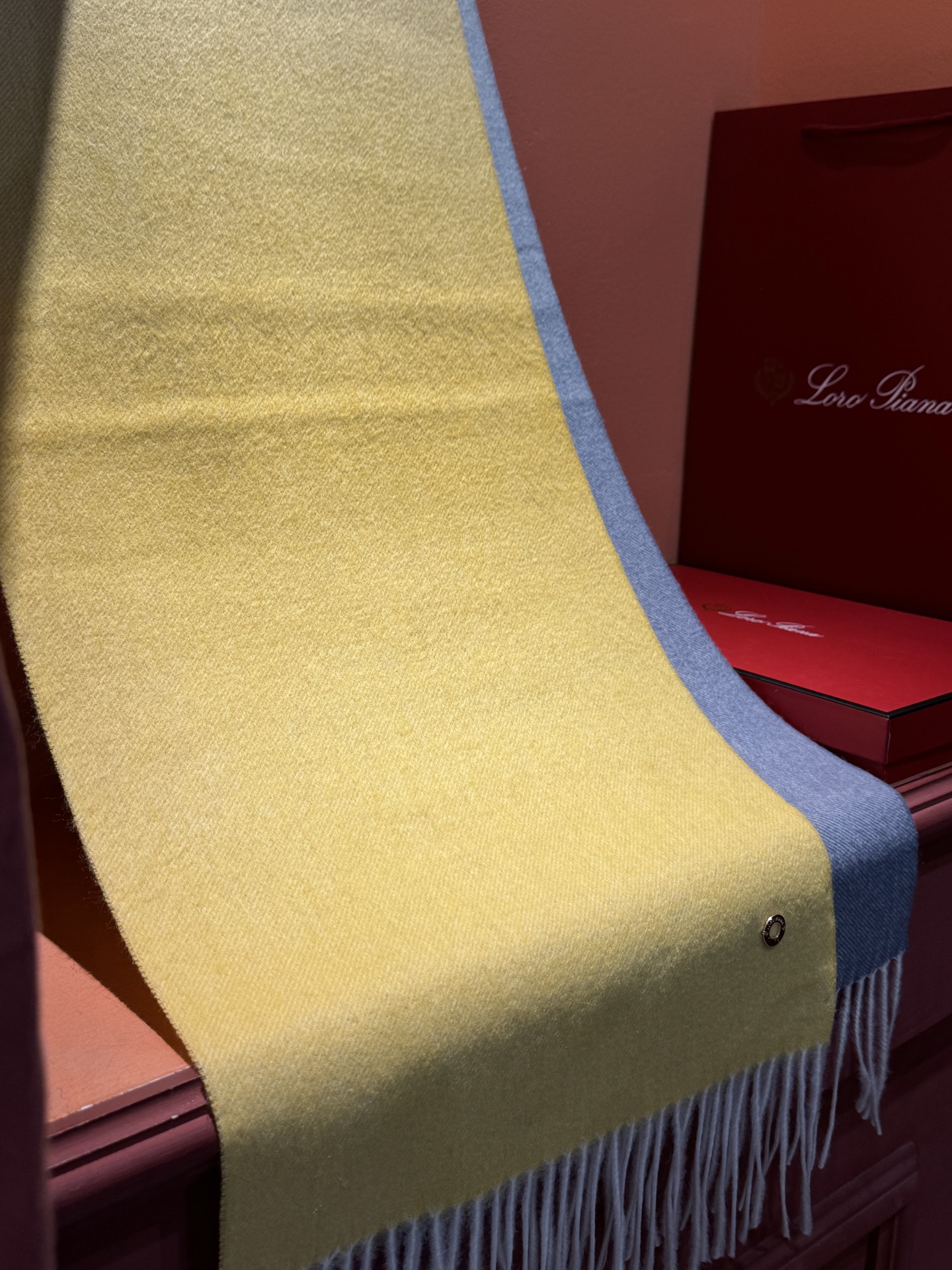  ✨✨太美了😍 【皮安娜】情侣款  美到要尖叫😱专柜最新款🎊英伦欧美范儿「多色渐变」又是一款即时尚又实用