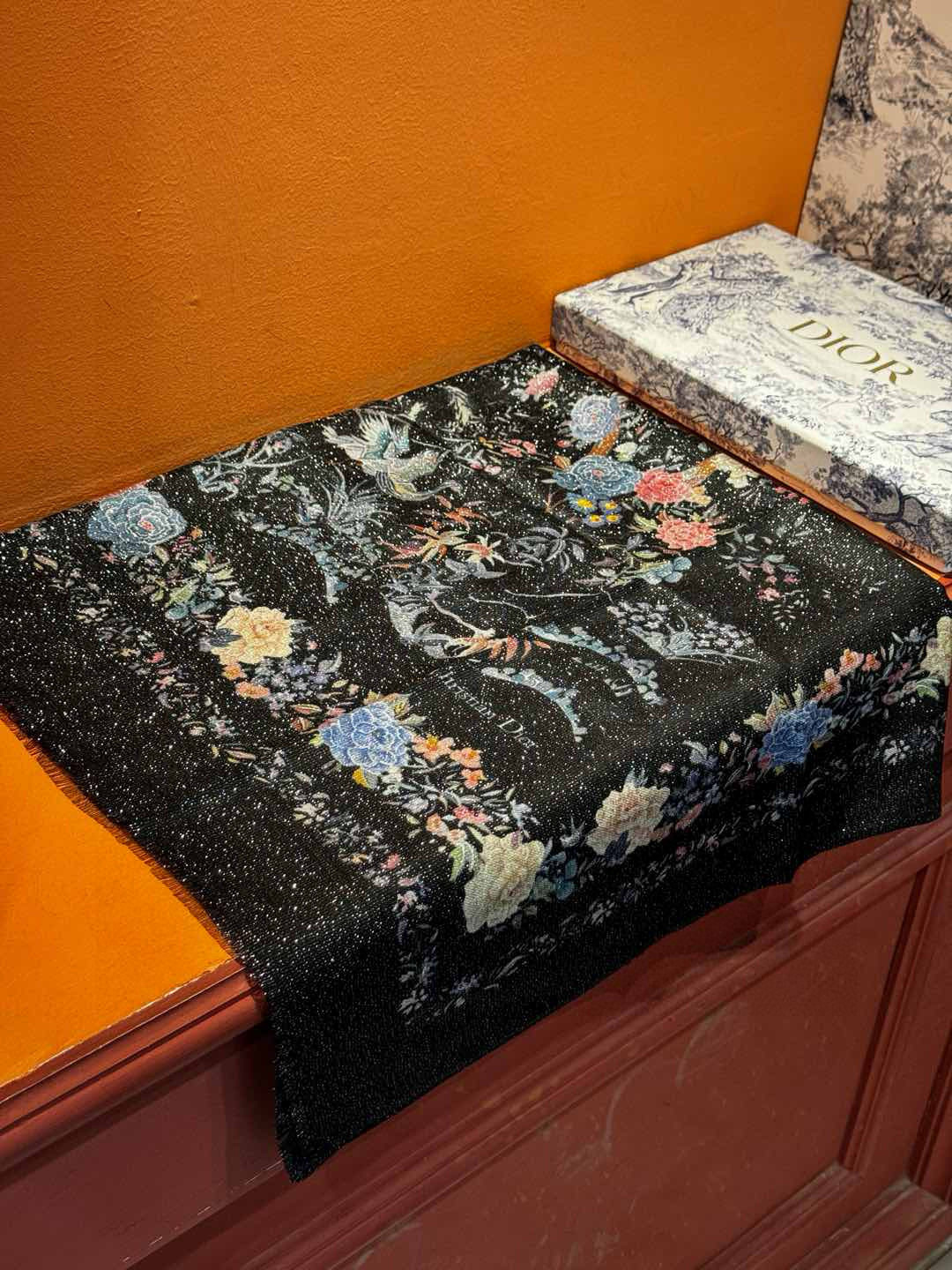 ✨✨【金银丝款】Dior专柜款～就是告诉大家这款必须收～上新🆕❤️ 新款长羊绒😍专柜同步🌈✨这个size