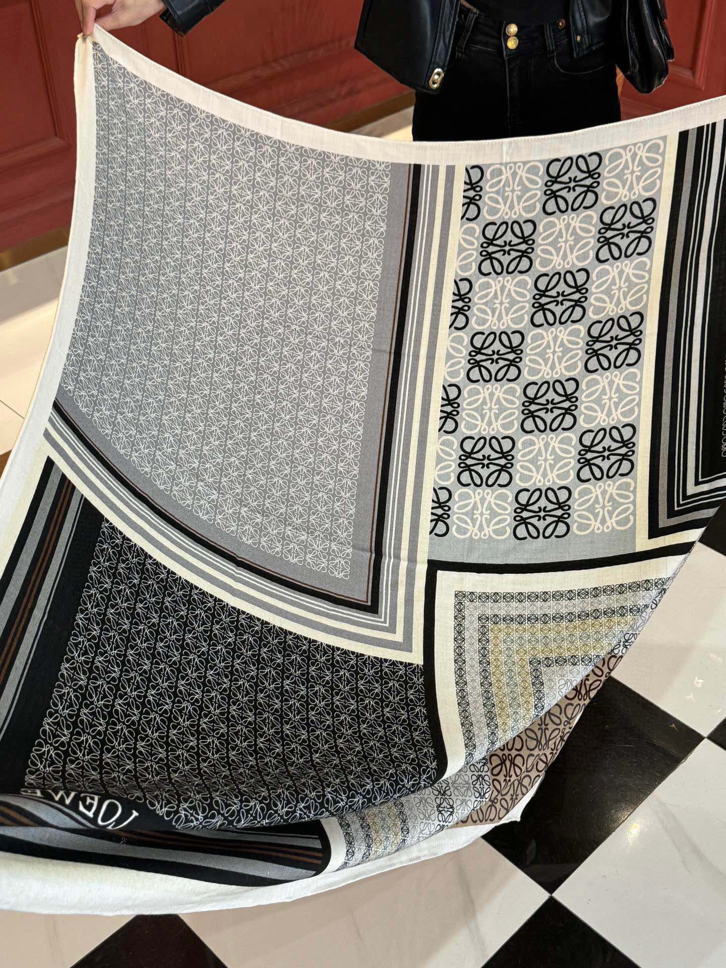  高定版 【上新❤️ Loewe罗意威专柜新款，高级又不撞款的好东西！！！】能力范围能带给大家最好的品质