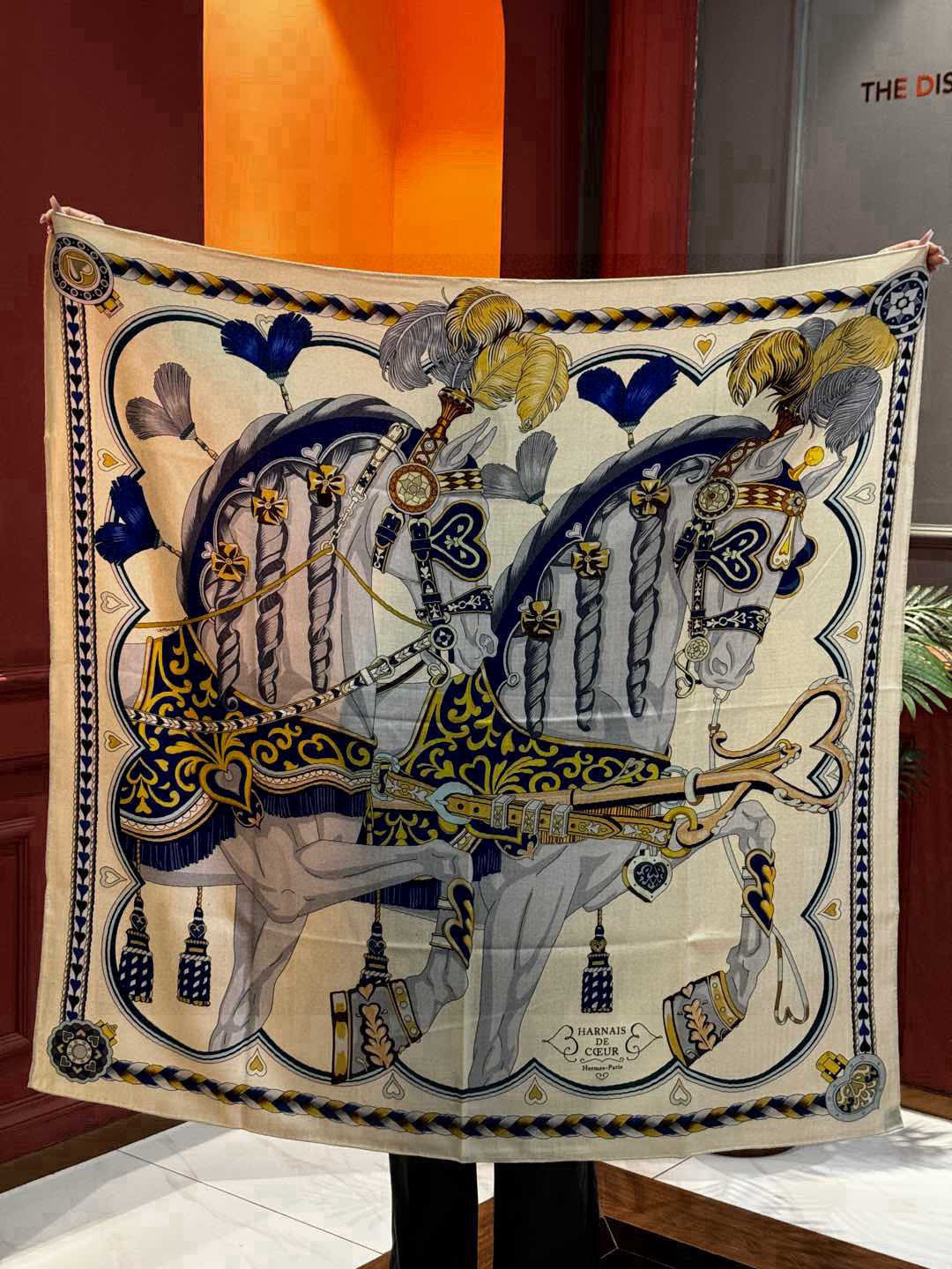  【双面同色】原单爱马仕140cm丝绒方巾💕 甜蜜的鞍具，装饰家芳登和佩西耶设计的一款餐盘增添骑士般的浪