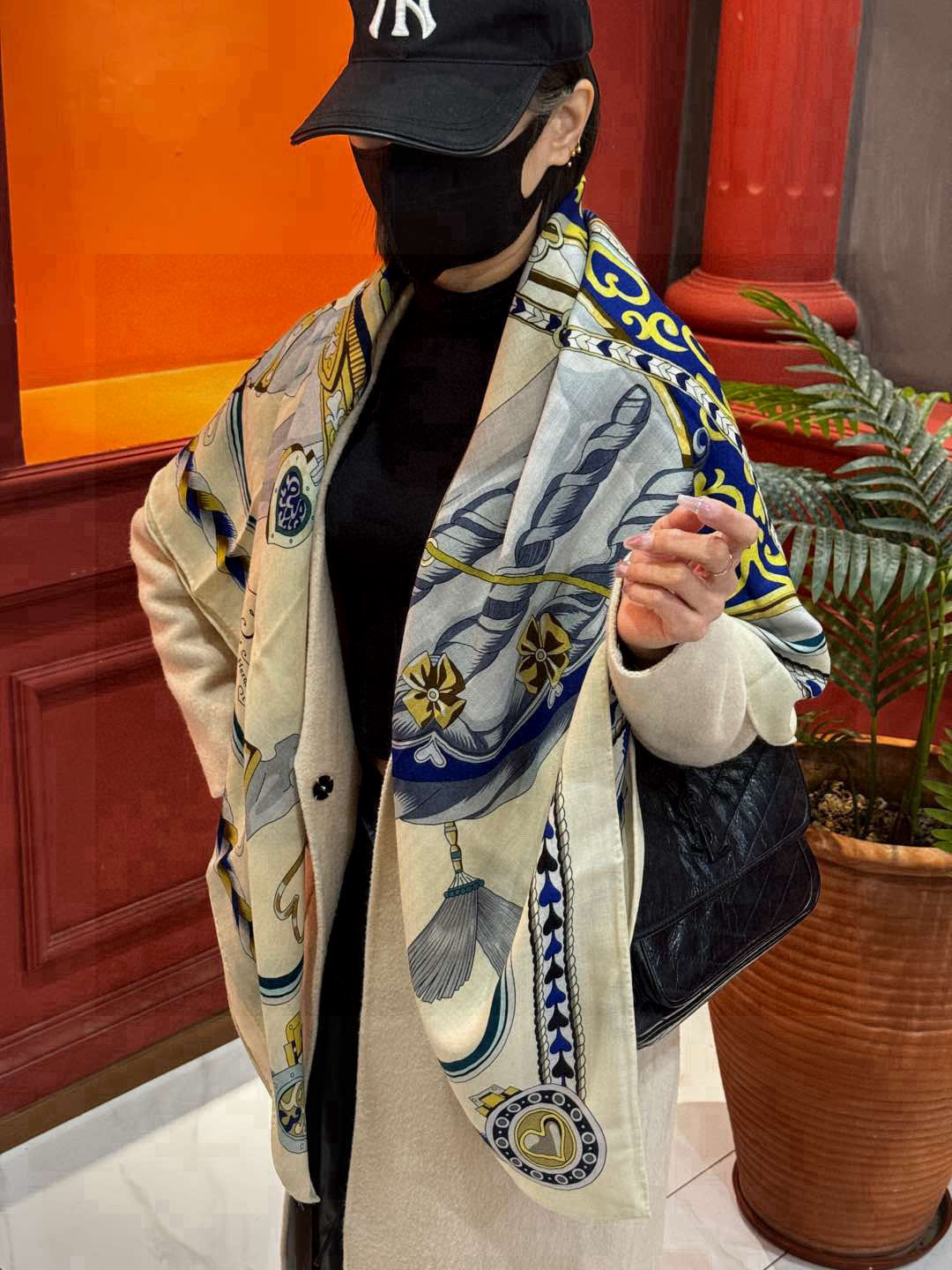  【双面同色】原单爱马仕140cm丝绒方巾💕 甜蜜的鞍具，装饰家芳登和佩西耶设计的一款餐盘增添骑士般的浪