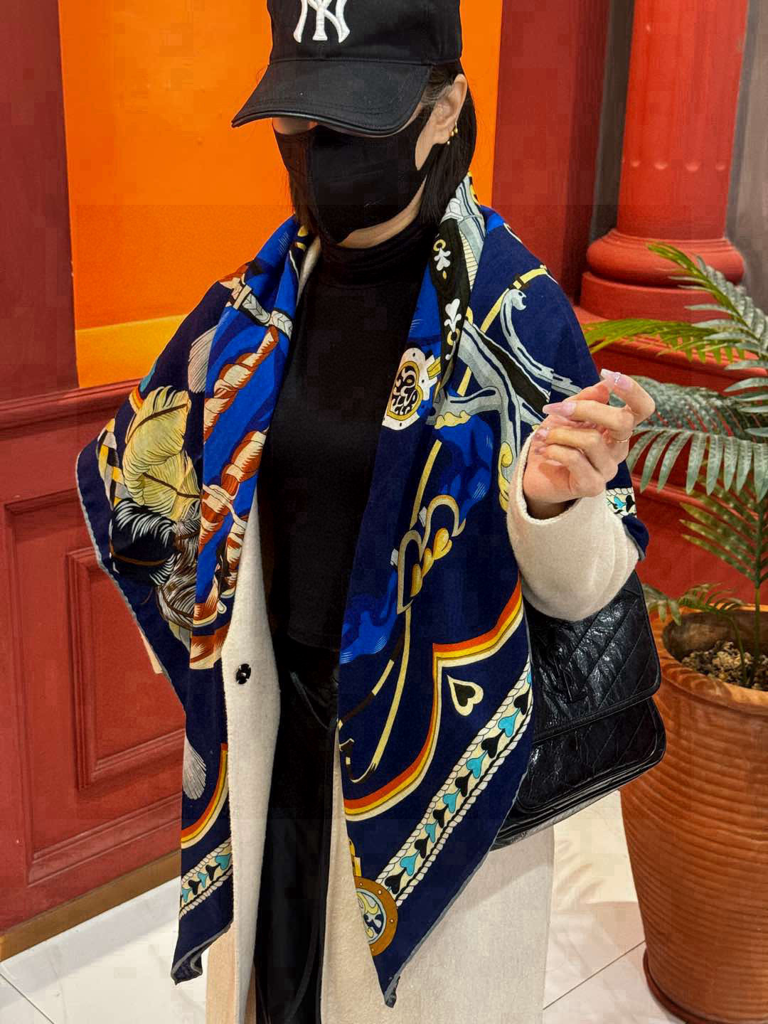  【双面同色】原单爱马仕140cm丝绒方巾💕 甜蜜的鞍具，装饰家芳登和佩西耶设计的一款餐盘增添骑士般的浪