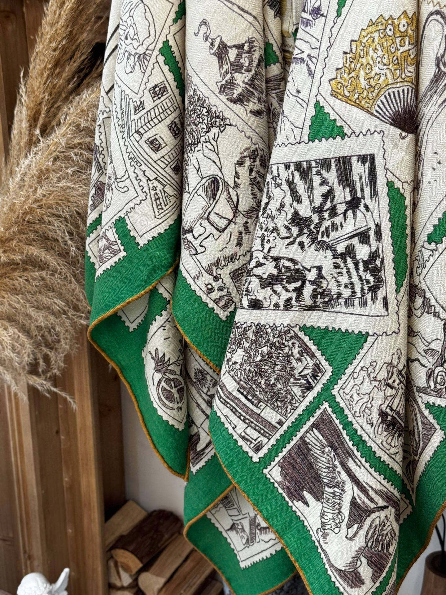  💟2025年秋冬抢先 上新💞【双面同色丝毛方巾】手工卷边山羊绒和真丝混纺披肩（70%山羊绒，30%桑蚕