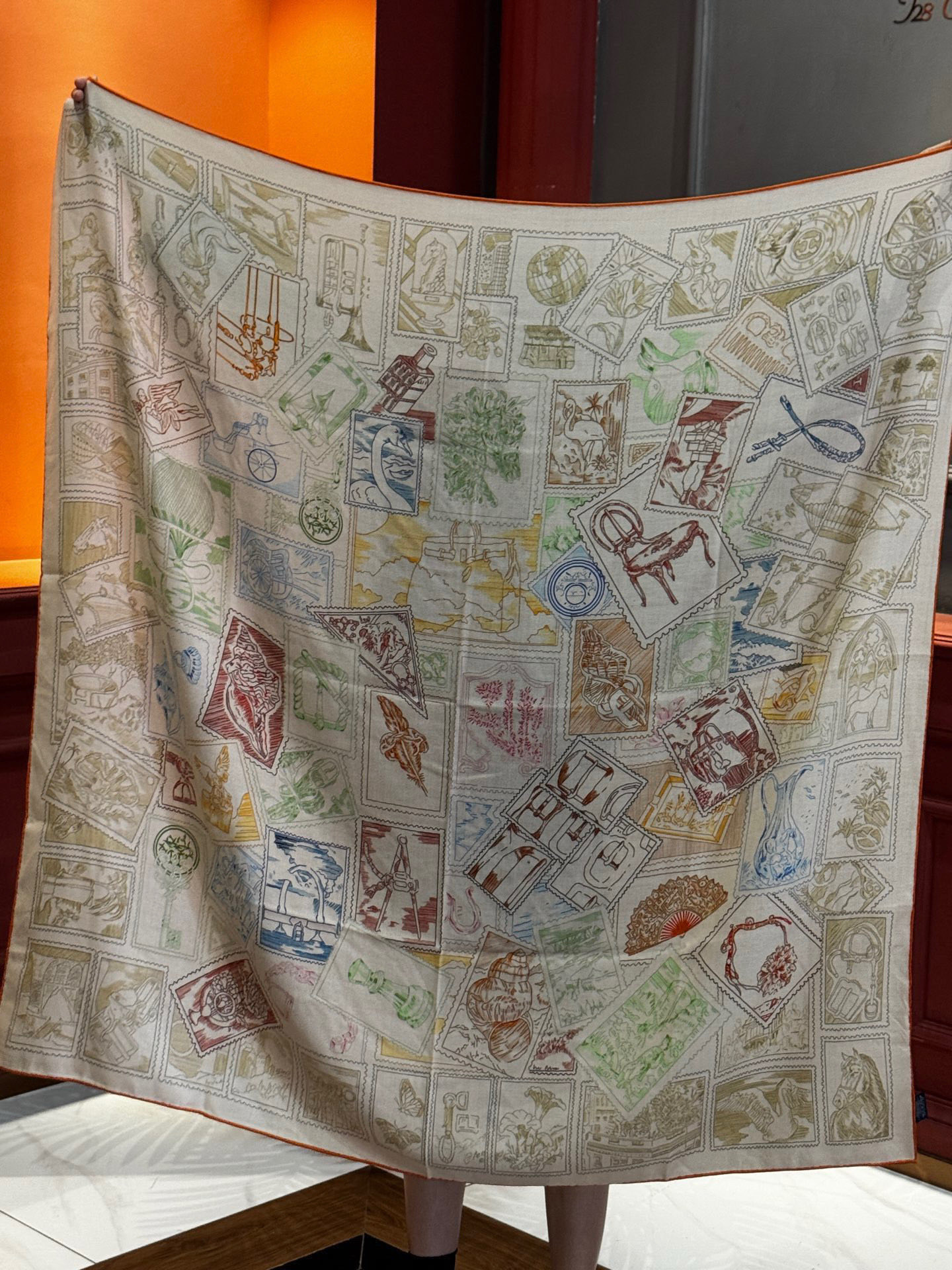  💟2025年秋冬抢先 上新💞【双面同色丝毛方巾】手工卷边山羊绒和真丝混纺披肩（70%山羊绒，30%桑蚕