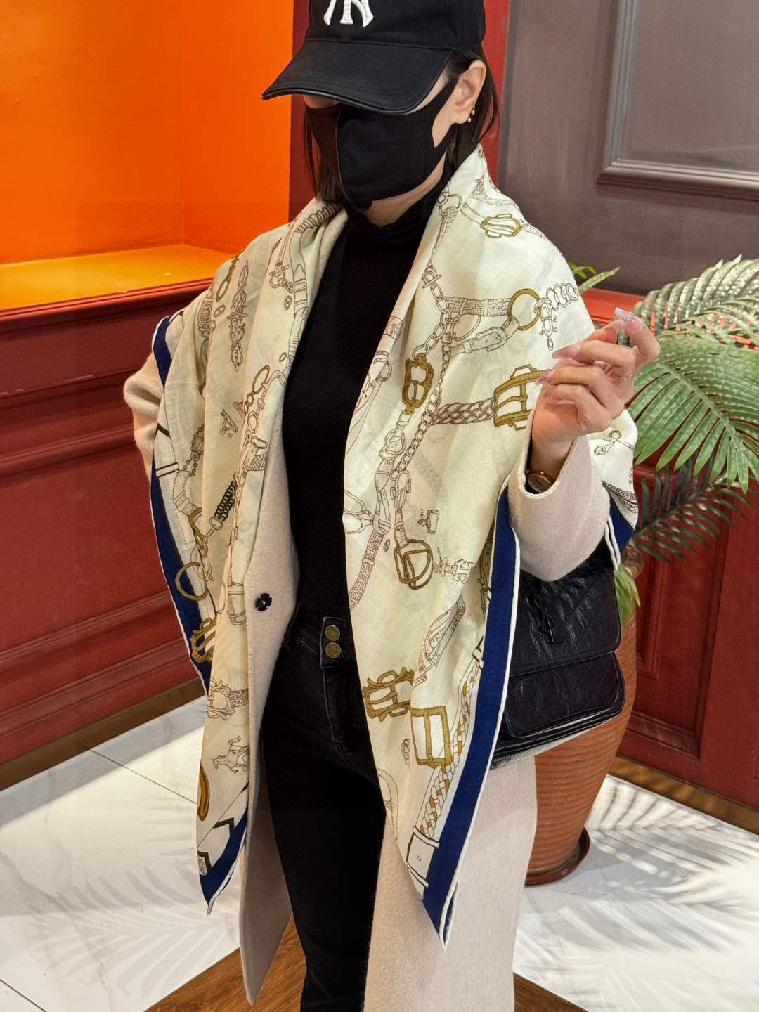  羊绒新款🆕👏👏买了都说好看‼️推荐💕爱马仕双面同色羊绒方巾【跃动的马儿双面同色140】，顶级工艺超值‼