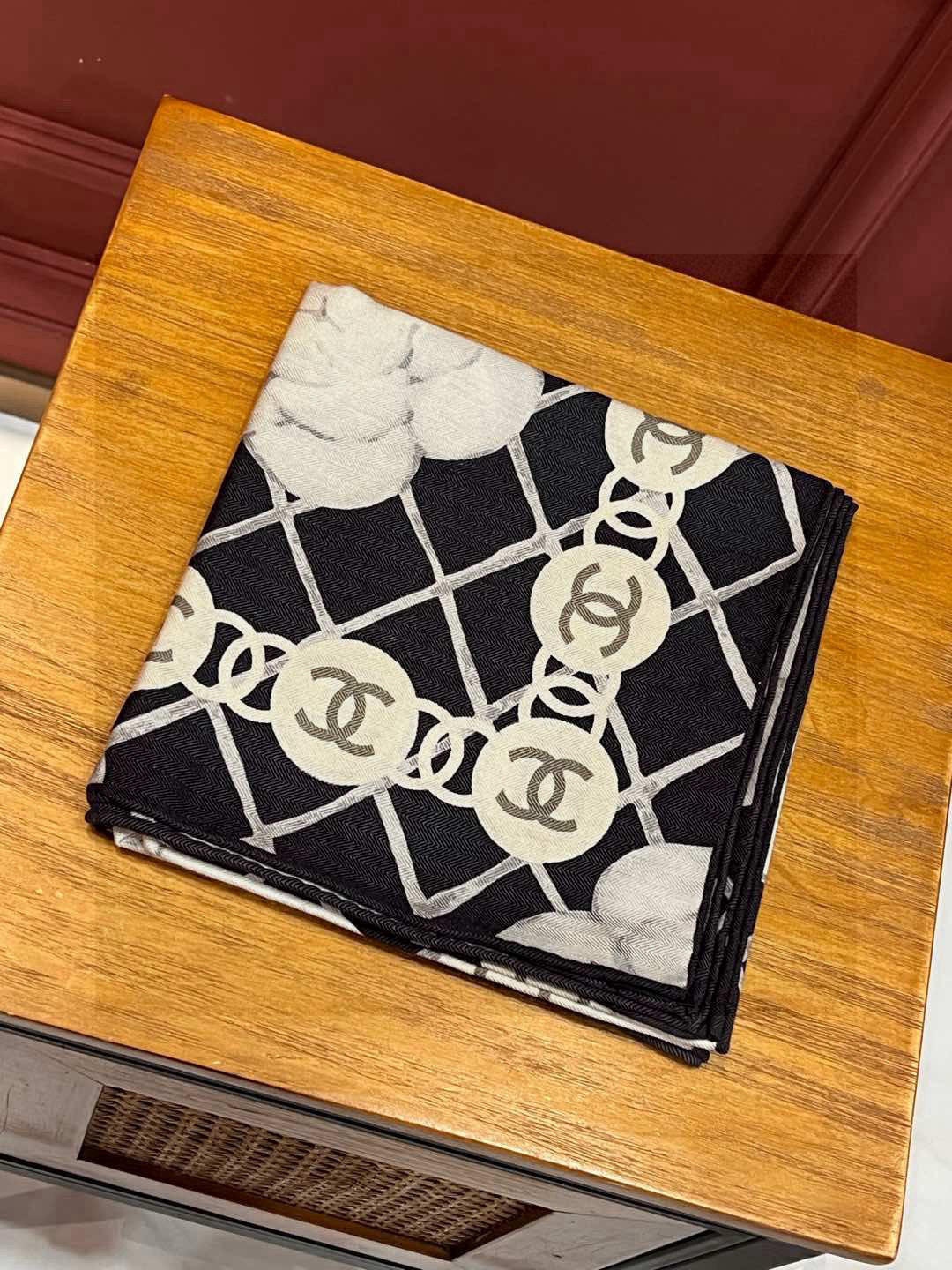 【致敬🫡经典】
coco Chanel 山茶花  
无需过多言语 爱的人都懂 
今年我们升级各方面
选用