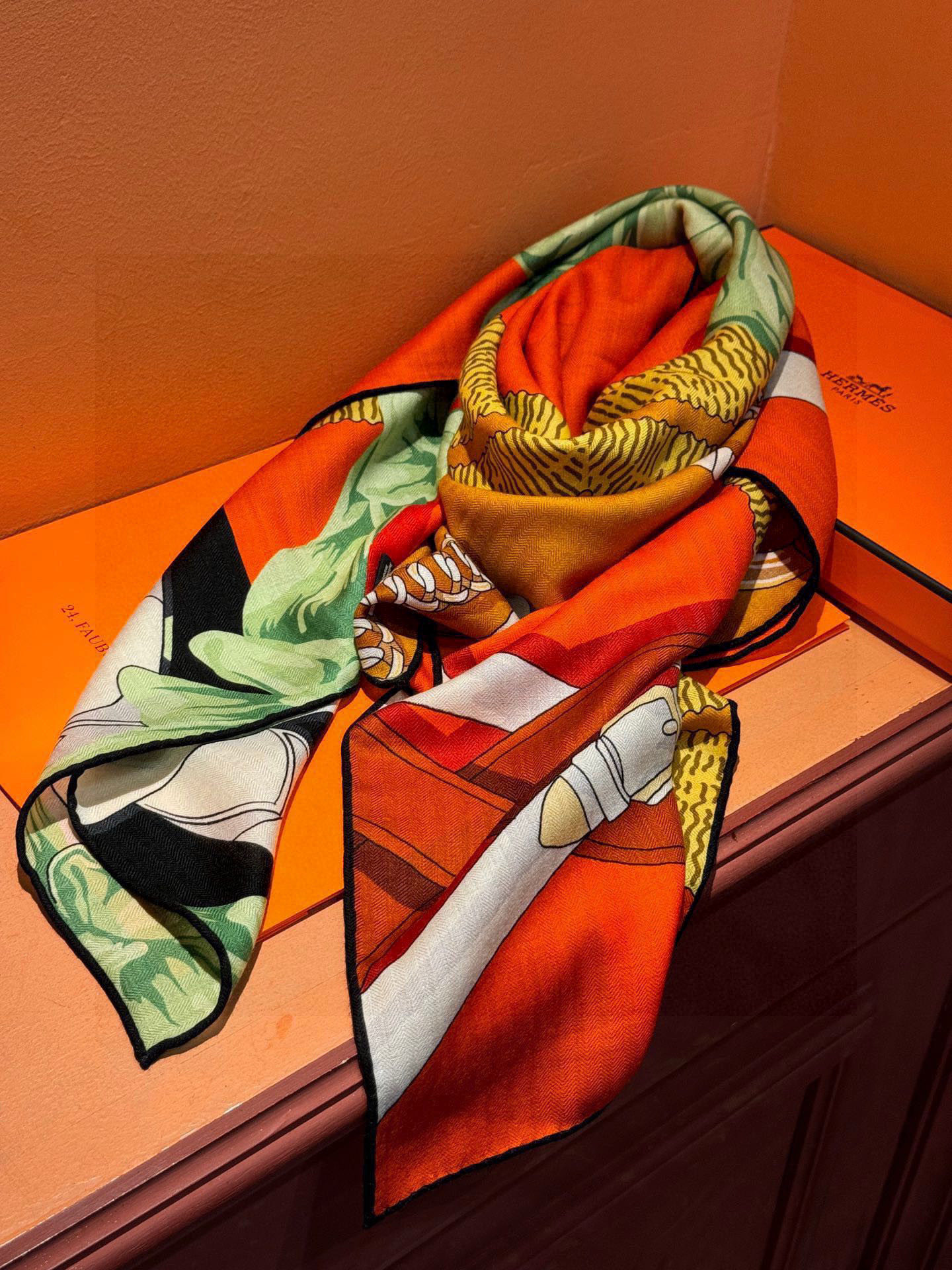  羊绒新款🆕👏👏买了都说好看‼️推荐💕爱马仕双面同色羊绒方巾，【双面同色140】顶级工艺超值‼️爱马仕专