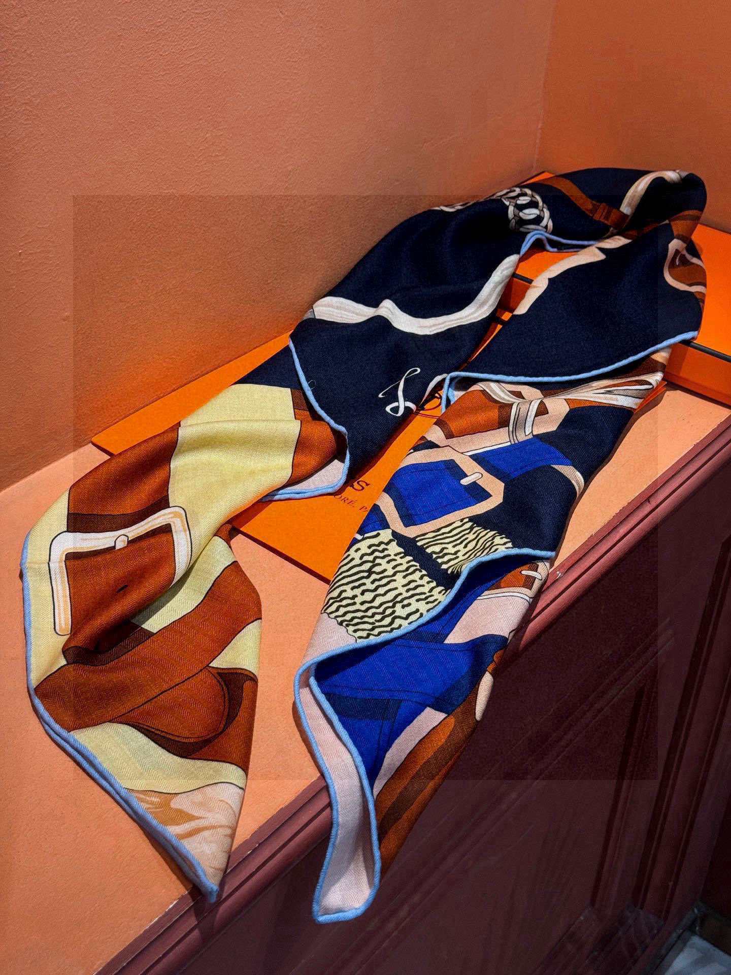  羊绒新款🆕👏👏买了都说好看‼️推荐💕爱马仕双面同色羊绒方巾，【双面同色140】顶级工艺超值‼️爱马仕专